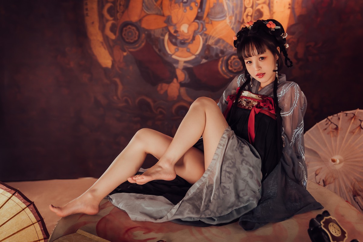 xgyw.top_网络美少女晕崽Zz小琵琶精主题私房日系古典风脱性感服饰露火辣身材诱惑写真100P