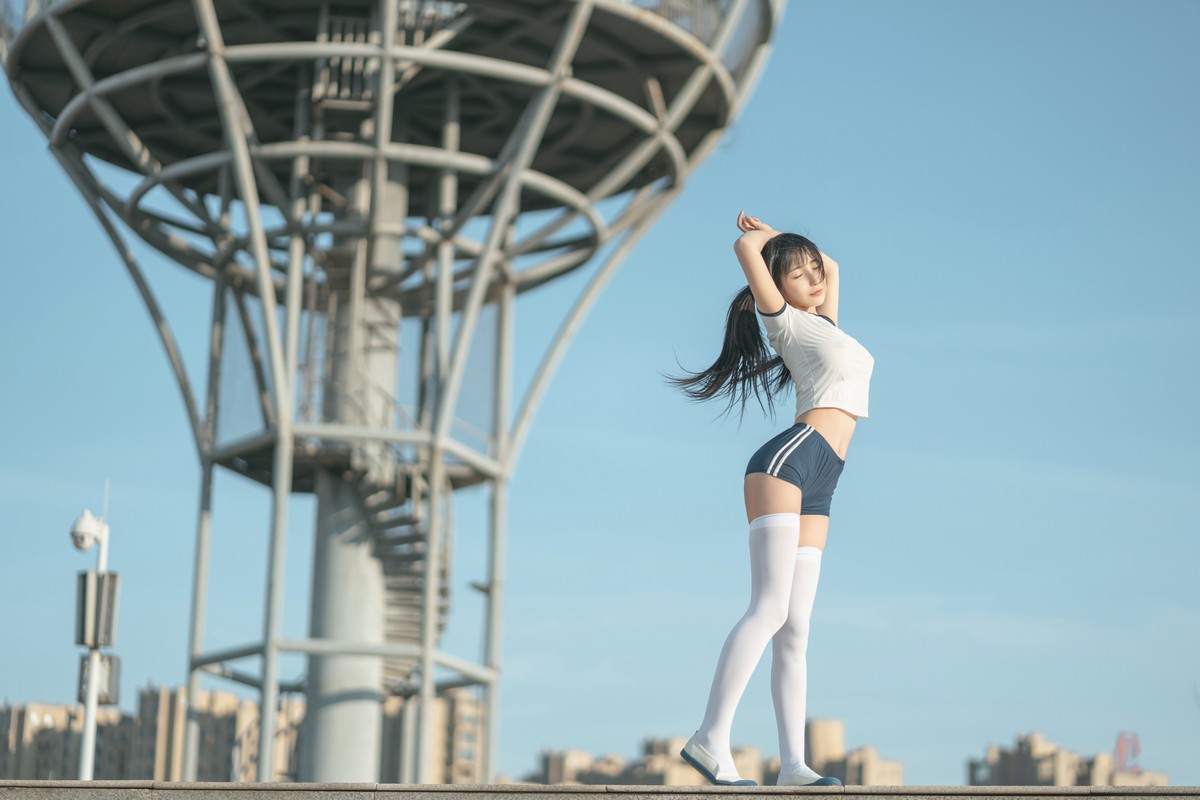 xgyw.top_网络美女桜井宁宁体操服主题户外性感运动装配白丝袜秀翘臀美腿撩人诱惑写真75P