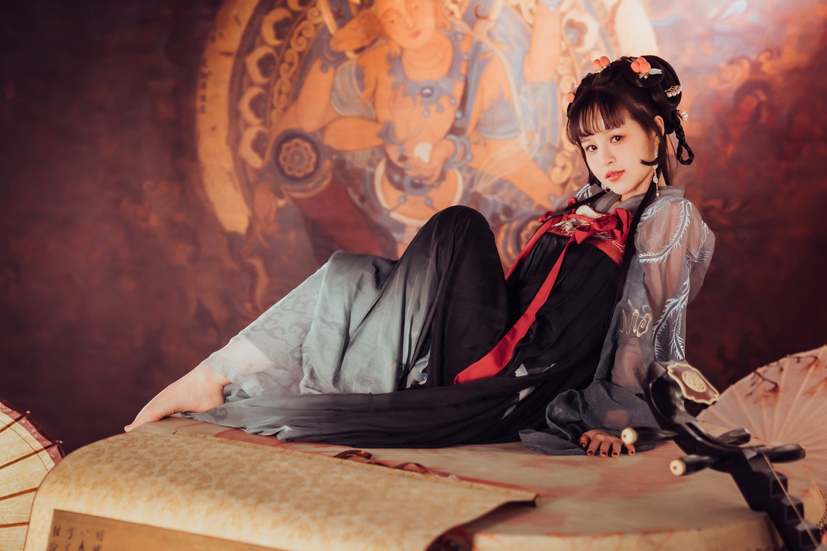 xgyw.top_网络美少女晕崽Zz小琵琶精主题私房日系古典风脱性感服饰露火辣身材诱惑写真100P