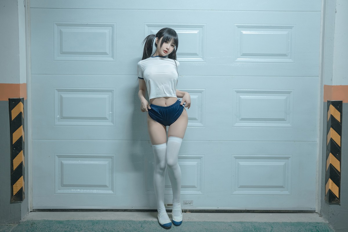 xgyw.top_网络美女桜井宁宁体操服主题户外性感运动装配白丝袜秀翘臀美腿撩人诱惑写真75P