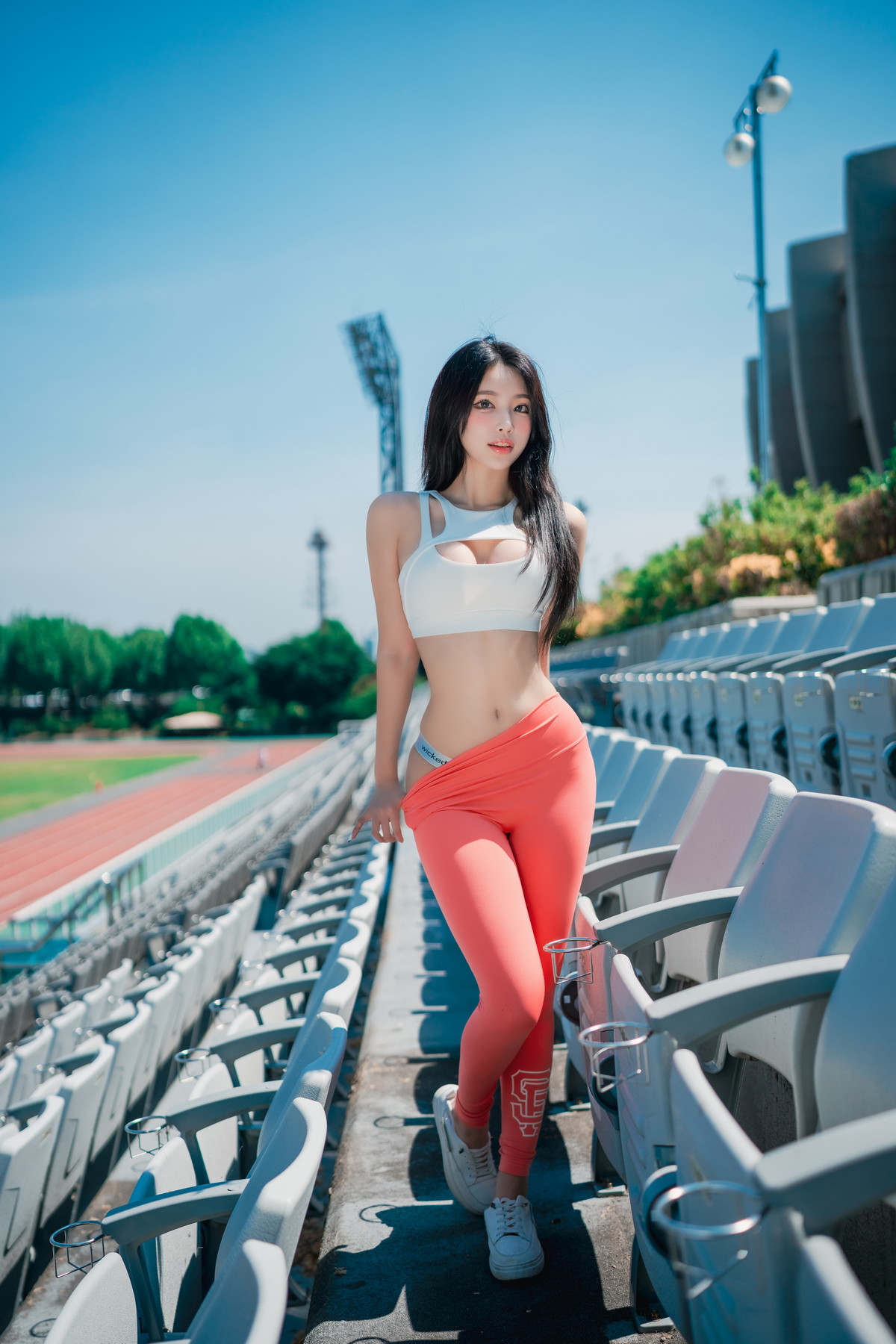 xgyw.top_[DJAWA]No.217_模特Linda_Loose and Tight Coral主题红色紧身裤秀惹火身材诱惑写真47P