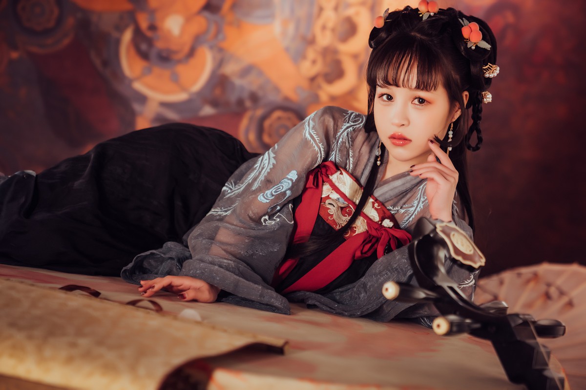 xgyw.top_网络美少女晕崽Zz小琵琶精主题私房日系古典风脱性感服饰露火辣身材诱惑写真100P