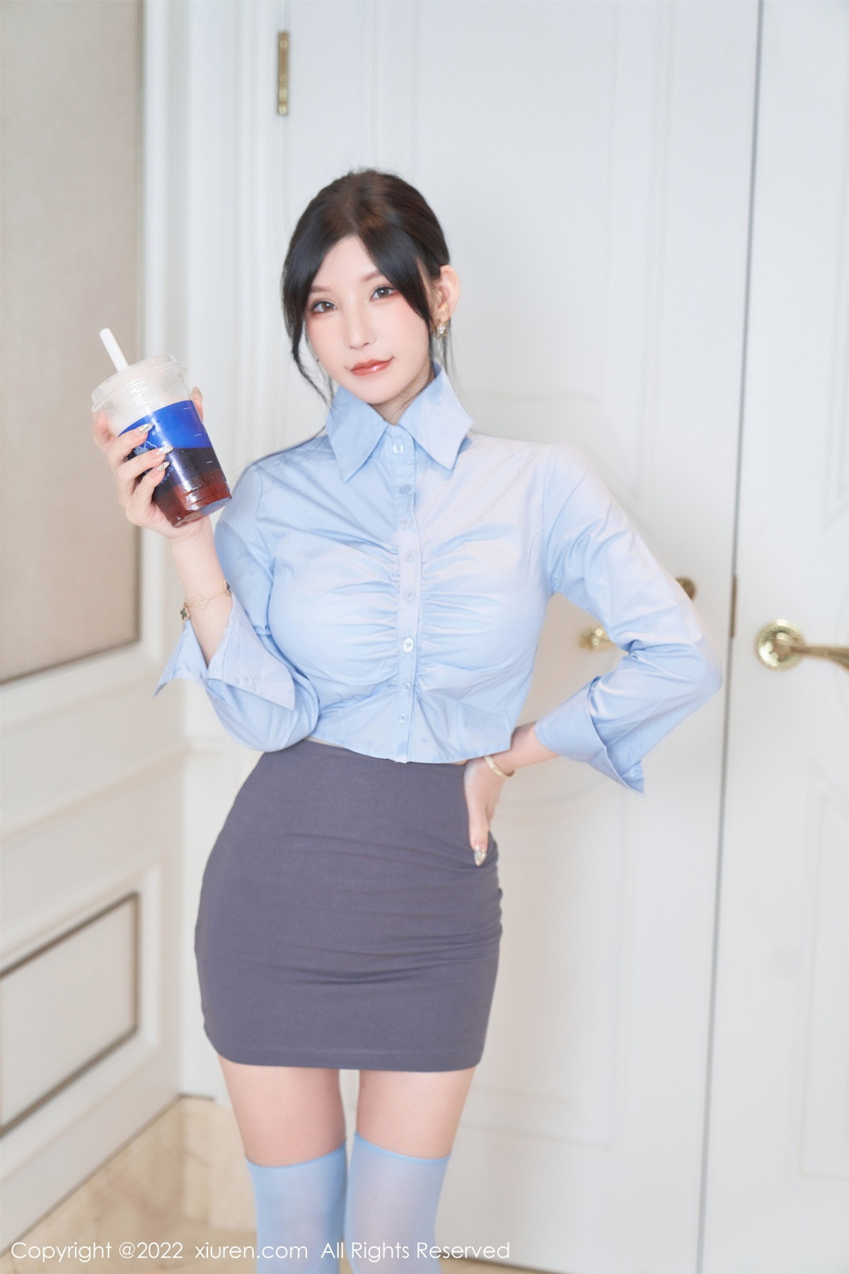 xgyw.top_XiuRen第5812期_女神周于希Sally性感衬衫配灰短裙露蕾丝内衣配超薄肉丝诱惑写真90P