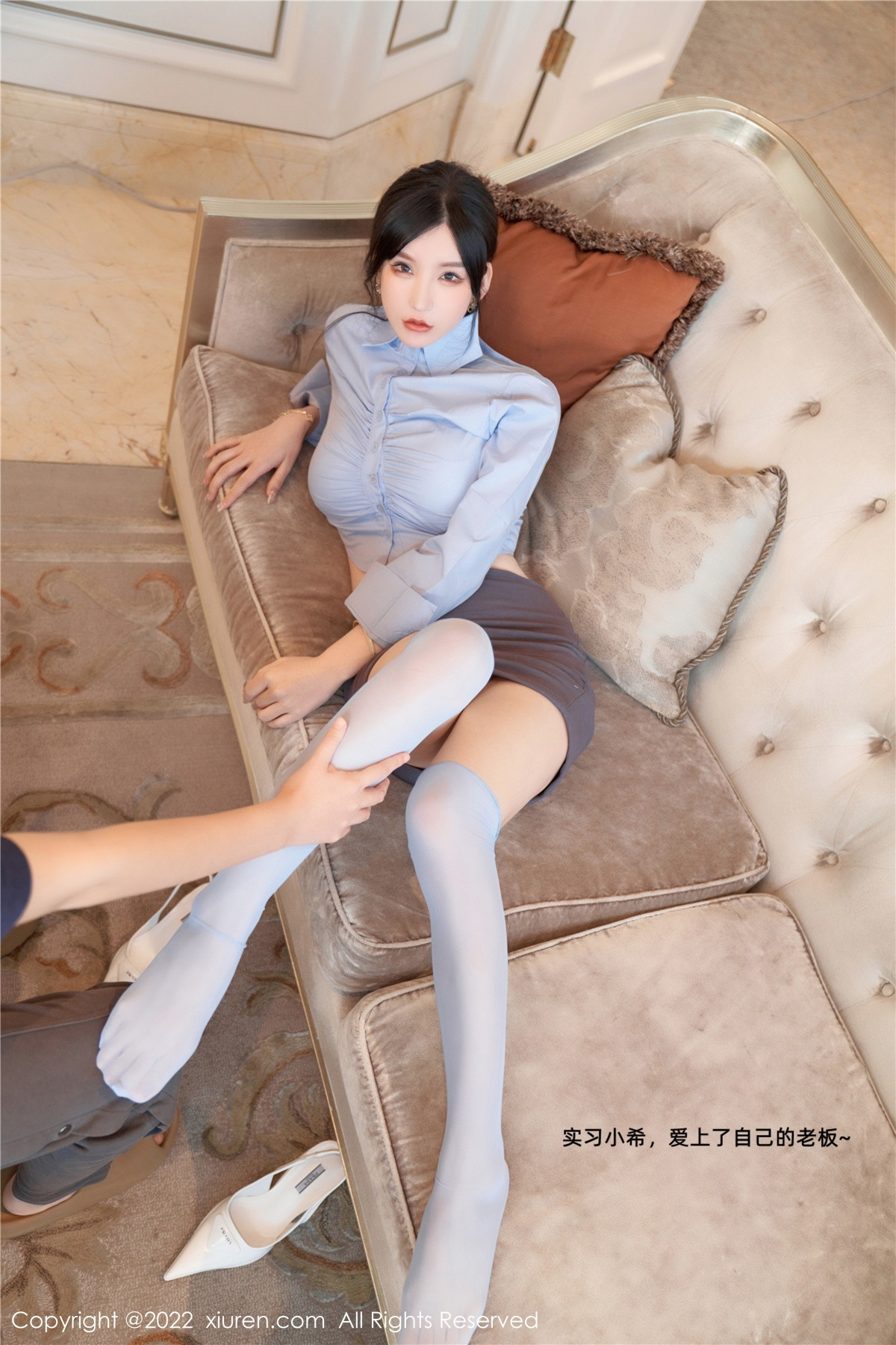 xgyw.top_XiuRen第5812期_女神周于希Sally性感衬衫配灰短裙露蕾丝内衣配超薄肉丝诱惑写真90P