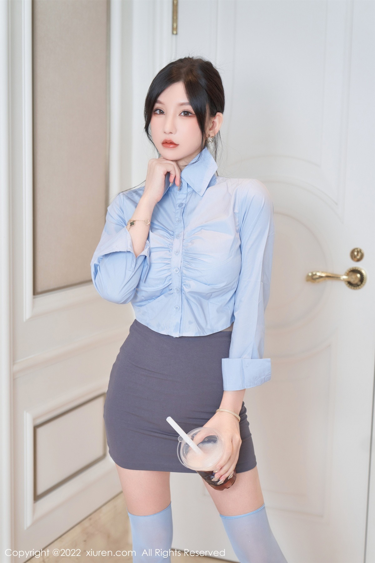xgyw.top_XiuRen第5812期_女神周于希Sally性感衬衫配灰短裙露蕾丝内衣配超薄肉丝诱惑写真90P