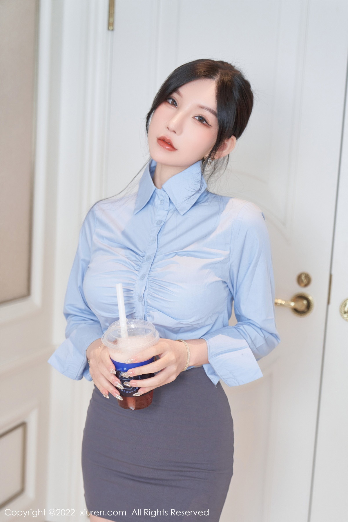 xgyw.top_XiuRen第5812期_女神周于希Sally性感衬衫配灰短裙露蕾丝内衣配超薄肉丝诱惑写真90P