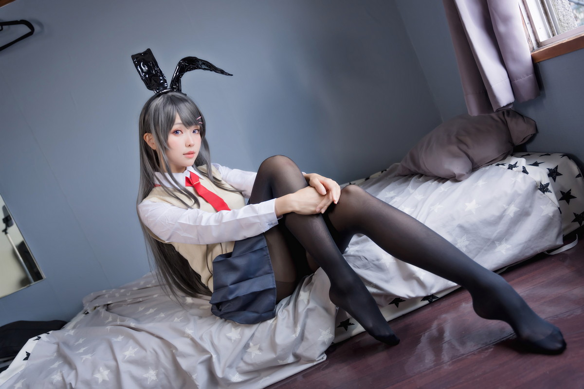 xgyw.top_Coser妹子Ely_eee麻衣学姊主题性感兔女郎装扮超薄黑丝秀翘臀美腿诱惑写真50P