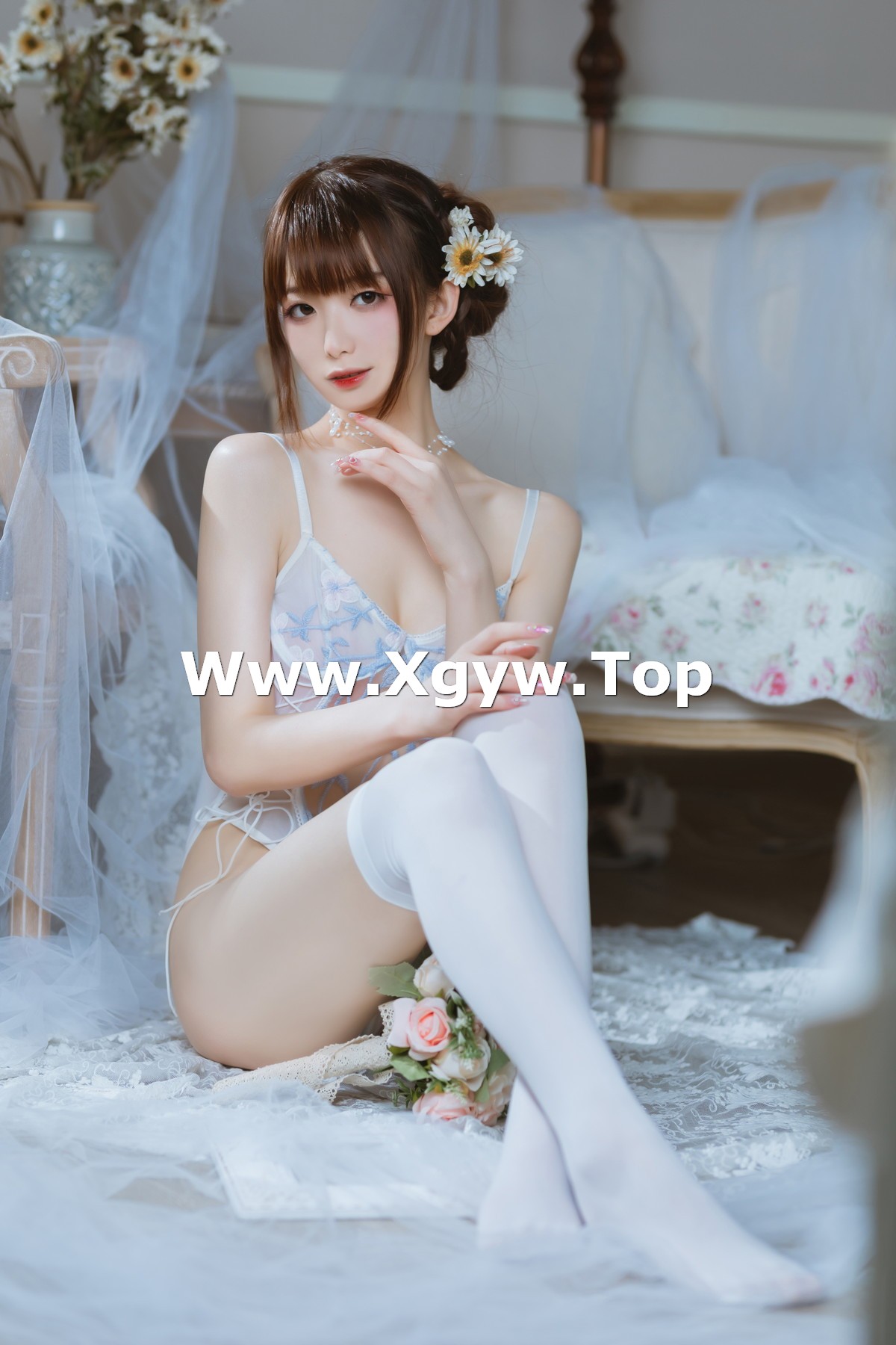 xgyw.top_动漫博主封疆疆v纯欲连体衣主题性感薄透连体内衣配白丝袜秀完美身材诱惑写真40P