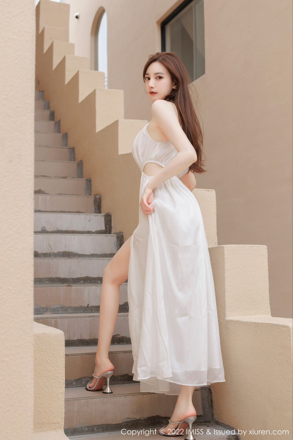 xgyw.top_[IMISS爱蜜社]Vol.706_气质女神Lynn刘奕宁户外场景性感白色长裙秀曼妙身材迷人写真41P
