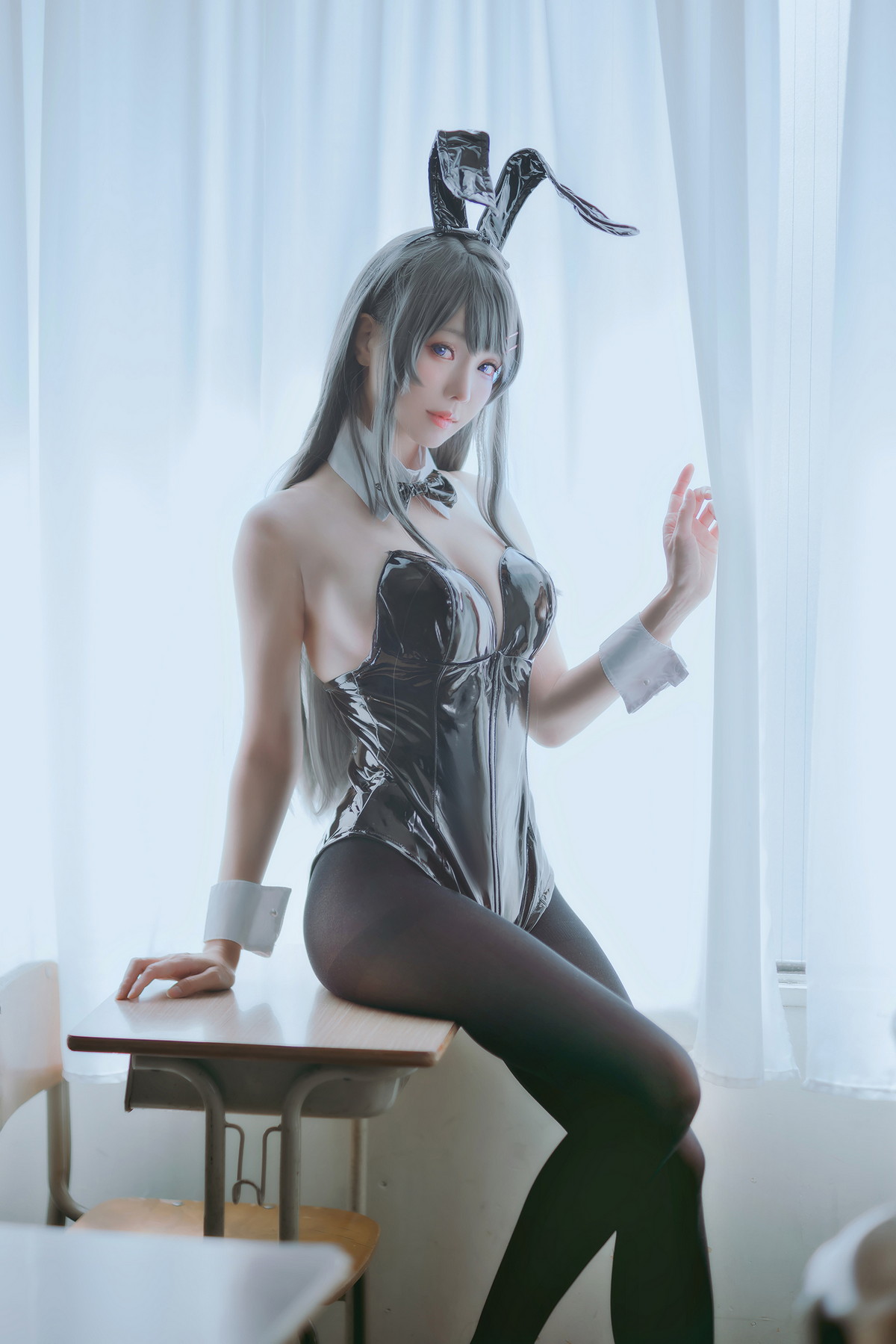 xgyw.top_Coser妹子Ely_eee麻衣学姊主题性感兔女郎装扮超薄黑丝秀翘臀美腿诱惑写真50P