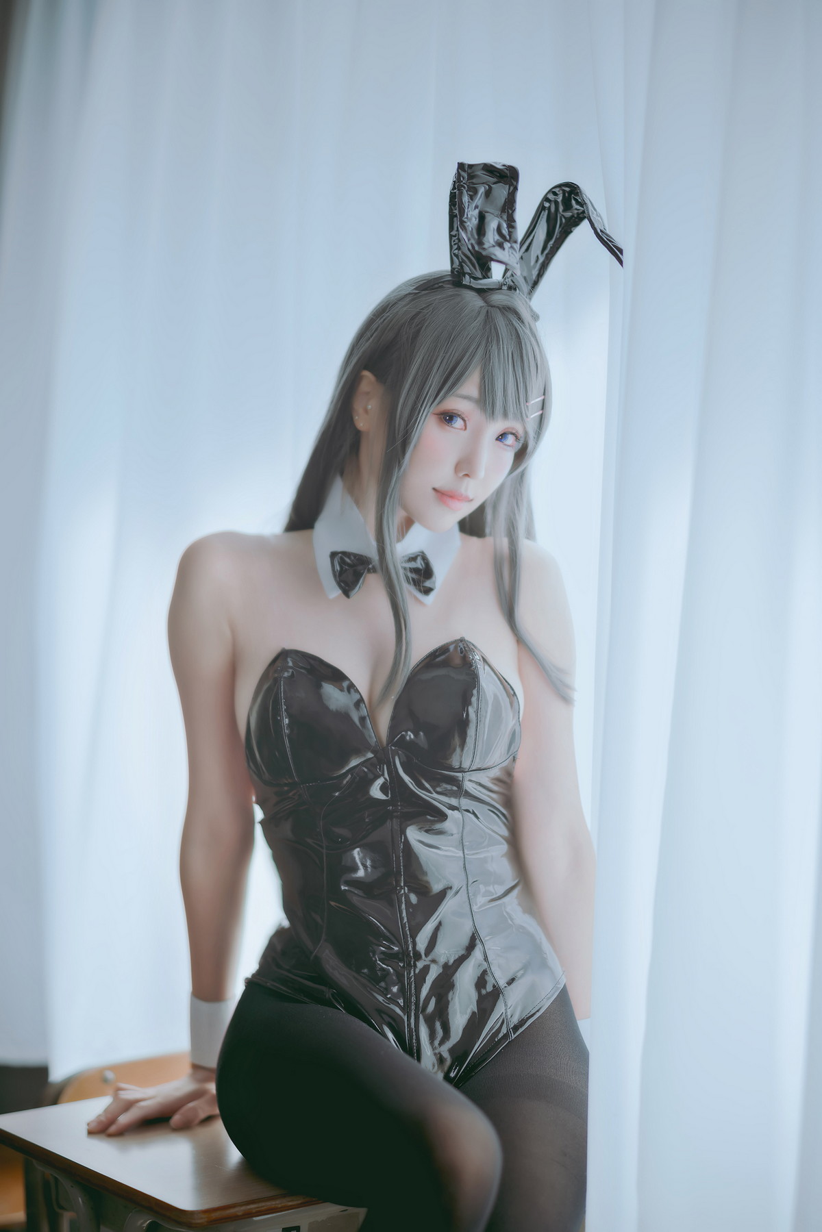 xgyw.top_Coser妹子Ely_eee麻衣学姊主题性感兔女郎装扮超薄黑丝秀翘臀美腿诱惑写真50P
