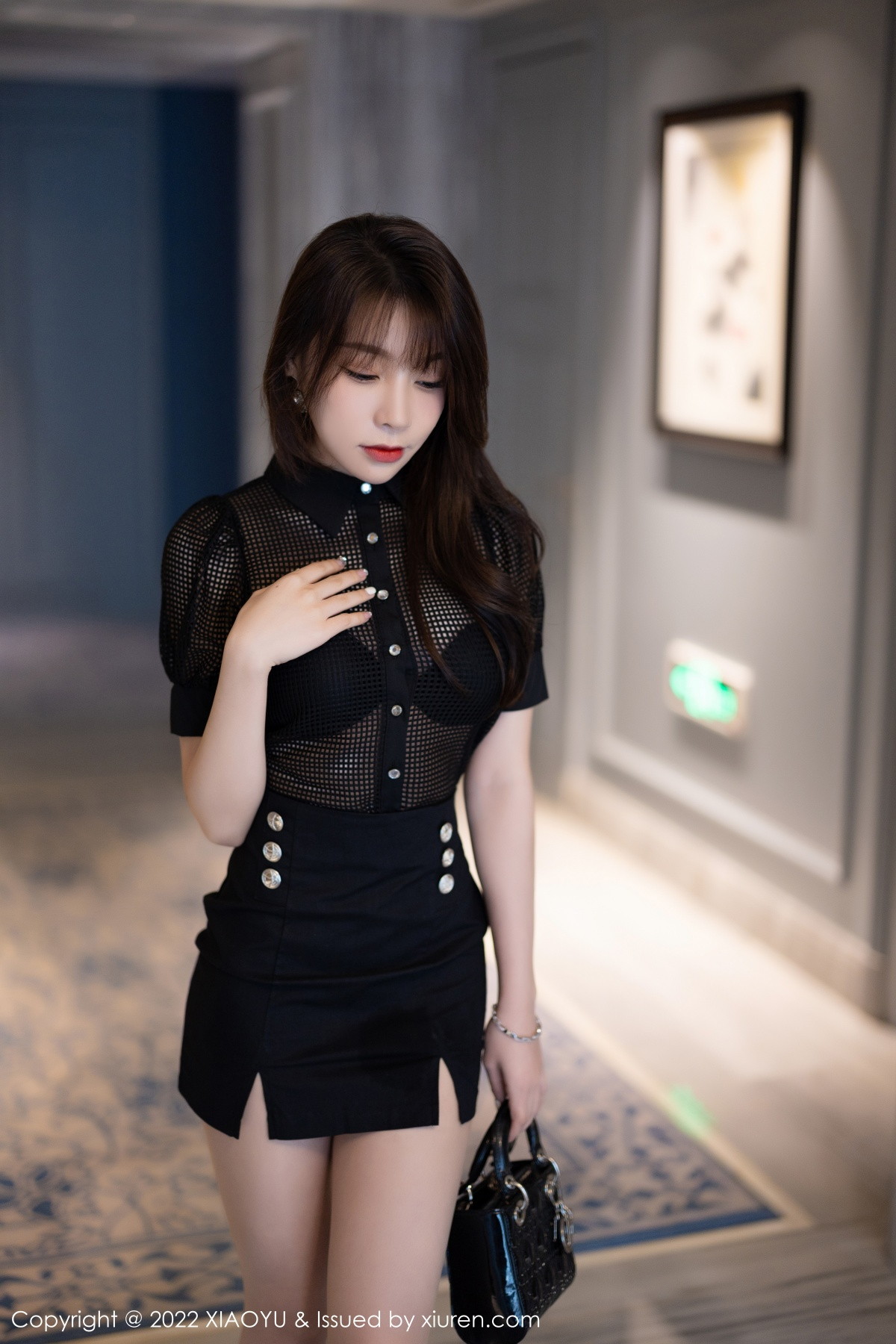 xgyw.top_[XiaoYu画语界]Vol.898_女神徐莉芝Booty黑色轻透上衣配黑短裙露性感黑色内衣诱惑写真85P