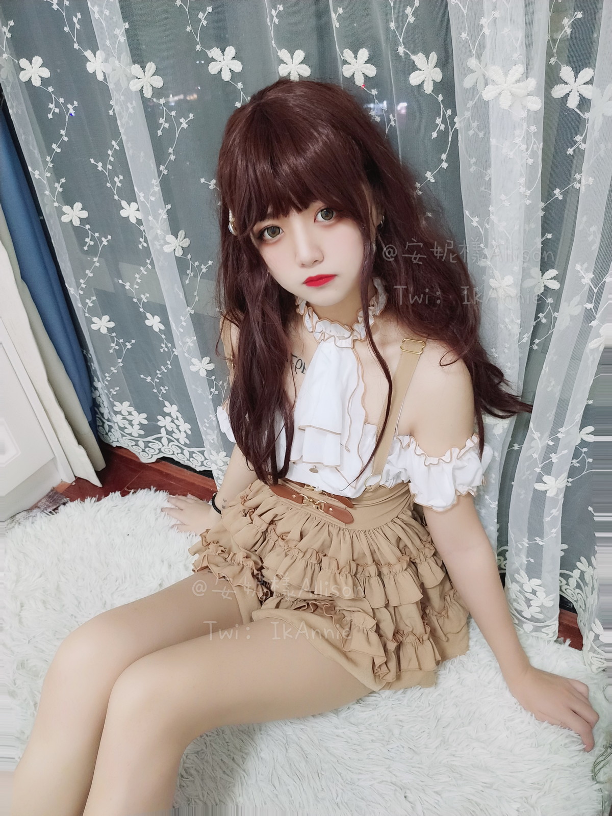xgyw.top_萝莉小美女安妮吊带裙主题居家私房脱吊带连身裙露性感白色蕾丝内衣诱惑写真30P