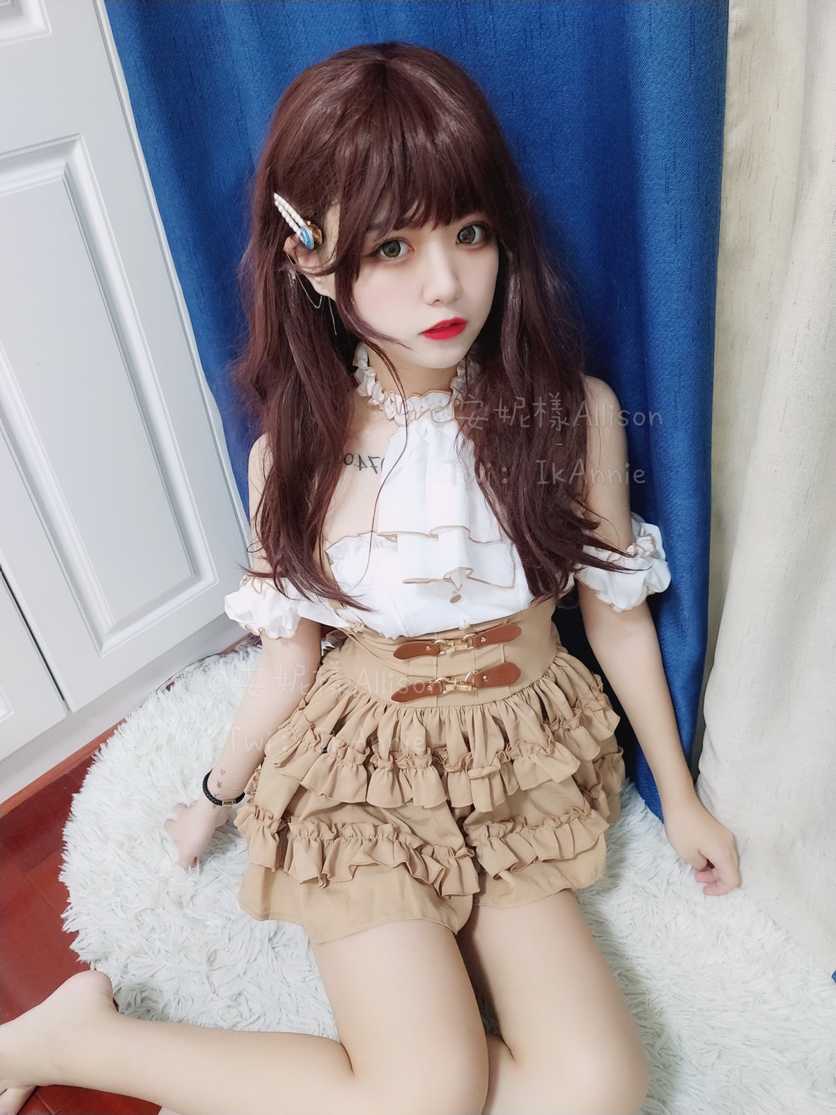 xgyw.top_萝莉小美女安妮吊带裙主题居家私房脱吊带连身裙露性感白色蕾丝内衣诱惑写真30P