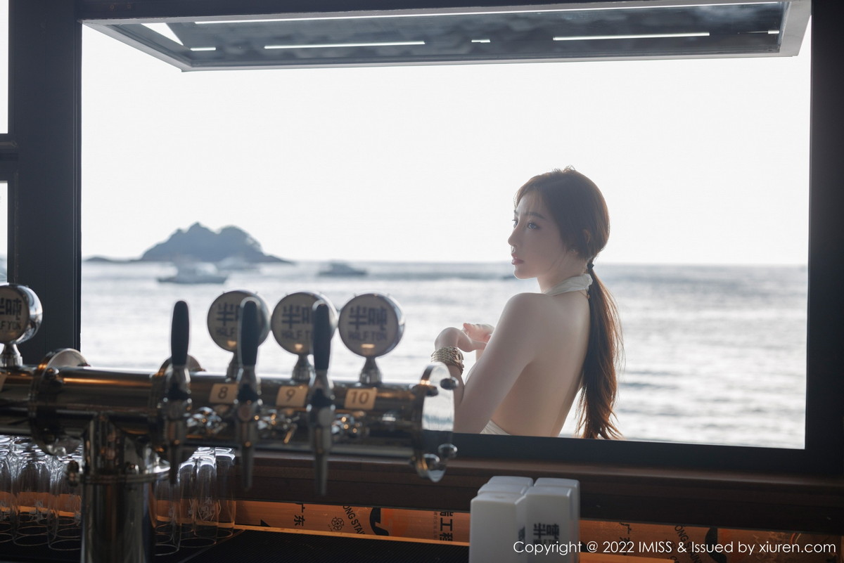 xgyw.top_[IMISS爱蜜社]Vol.706_气质女神Lynn刘奕宁户外场景性感白色长裙秀曼妙身材迷人写真41P