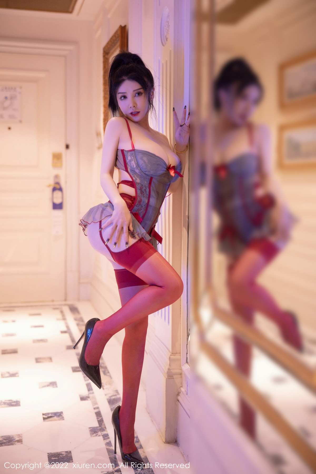xgyw.top_XiuRen第5818期_模特潘娇娇性感灰色情趣服配红丝吊袜秀巨乳肥臀撩人诱惑写真81P