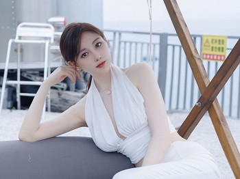[IMISS爱蜜社]Vol.706_气息校花Lynn刘奕宁户外场景性感白色长裙秀曼妙身材迷人写真41P