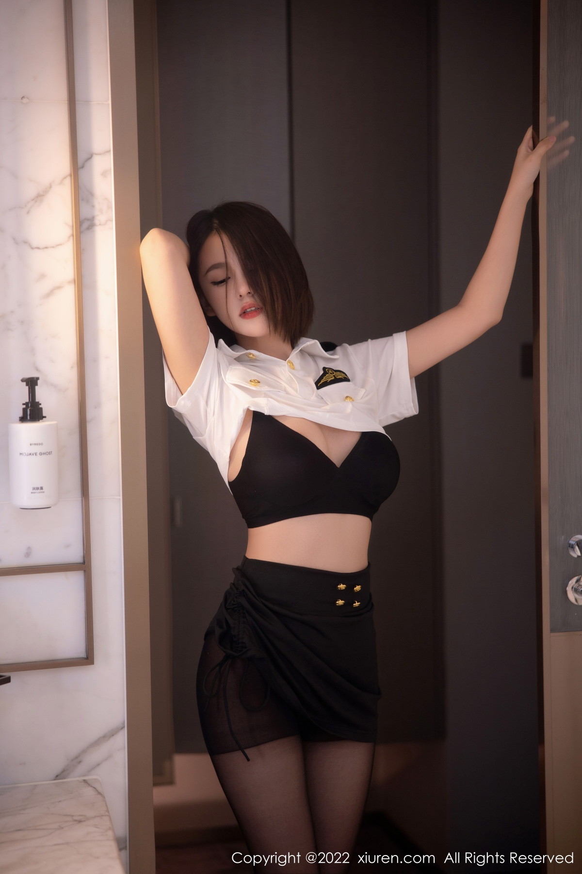 xgyw.top_XiuRen第5815期_模特美羊羊性感制服主题白色上衣配黑短裙露黑色内衣诱惑写真79P
