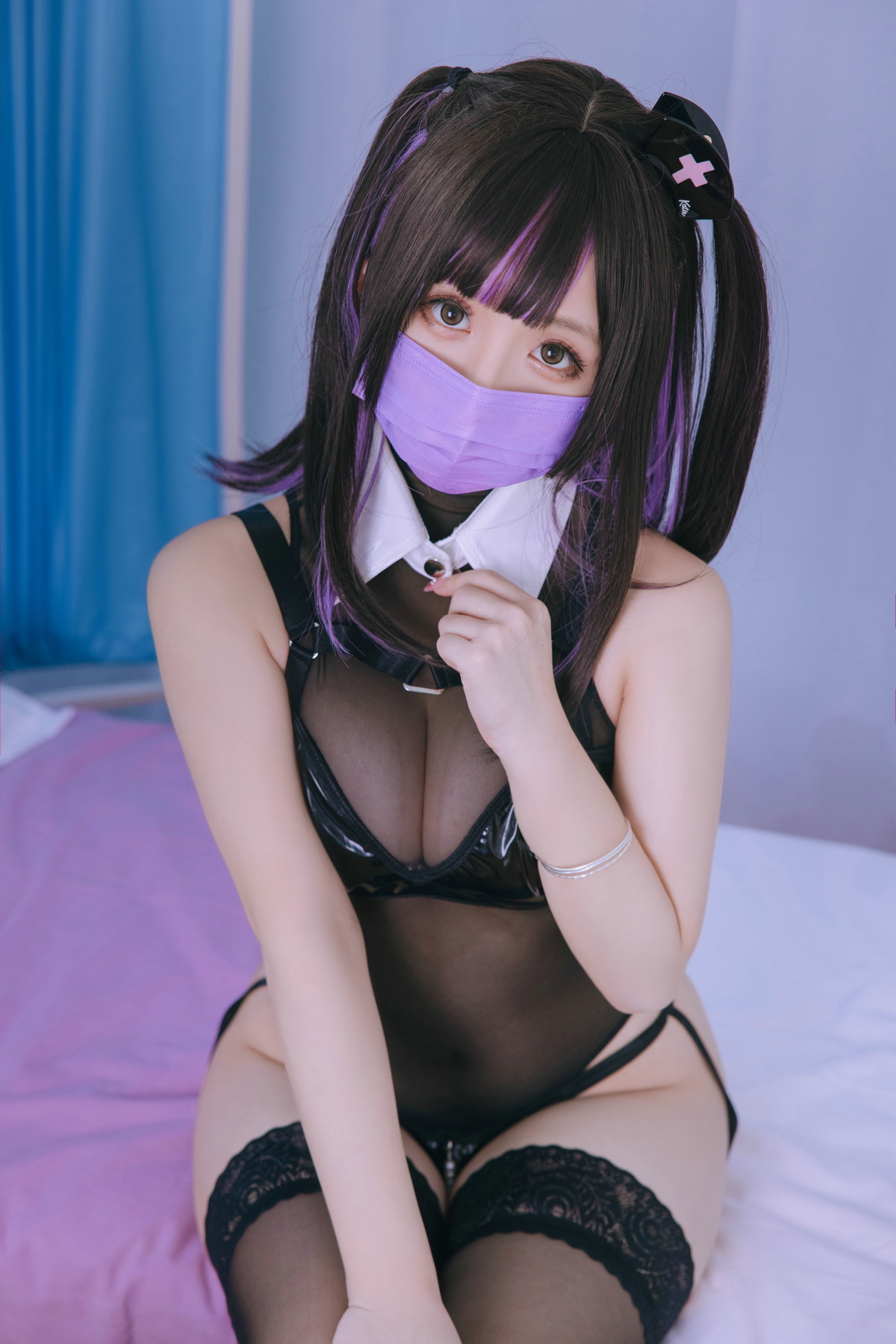 xgyw.top_Cosplay美女日奈娇口罩护士主题黑色皮质内衣配黑色蕾丝袜秀翘臀美腿诱惑写真75P