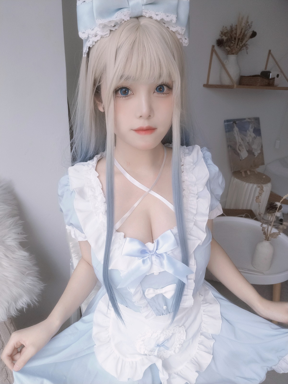 xgyw.top_萌系小姐姐蜜汁猫裘蓝女仆主题私房脱性感女仆装露粉色内衣秀傲人豪乳诱惑写真27P