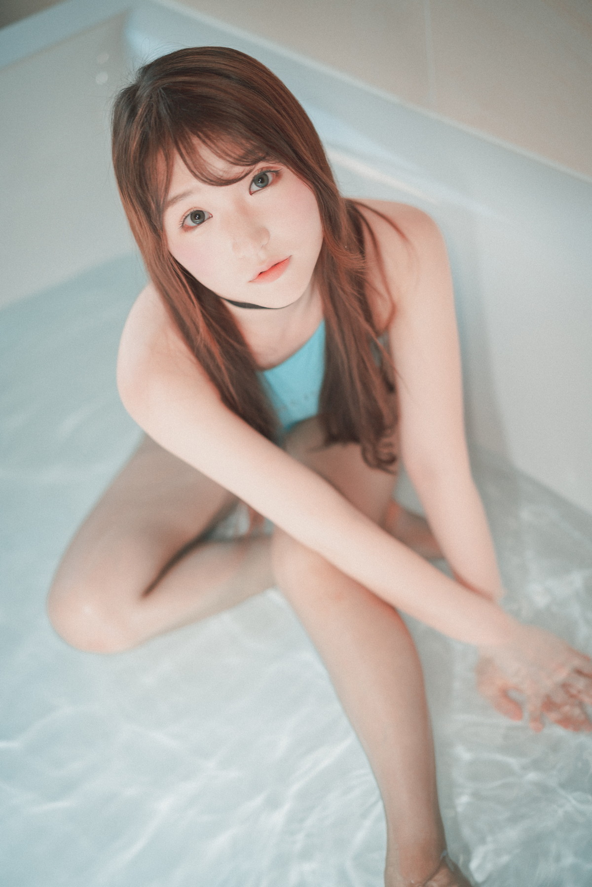 xgyw.top_[DJAWA]No.219_模特Sandeul_Swimming Lessons主题浴室性感比基尼配黑丝诱惑写真51P