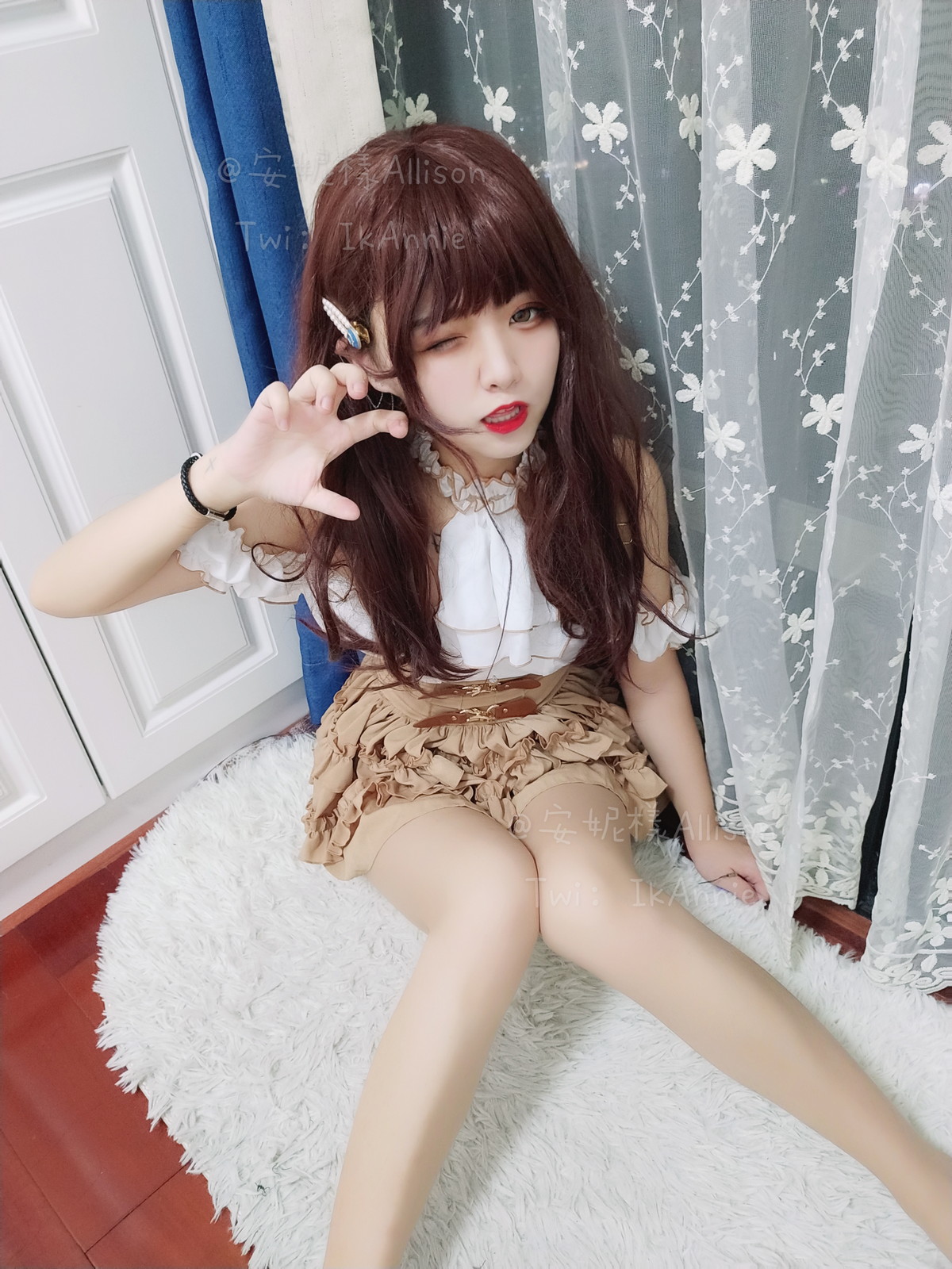 xgyw.top_萝莉小美女安妮吊带裙主题居家私房脱吊带连身裙露性感白色蕾丝内衣诱惑写真30P