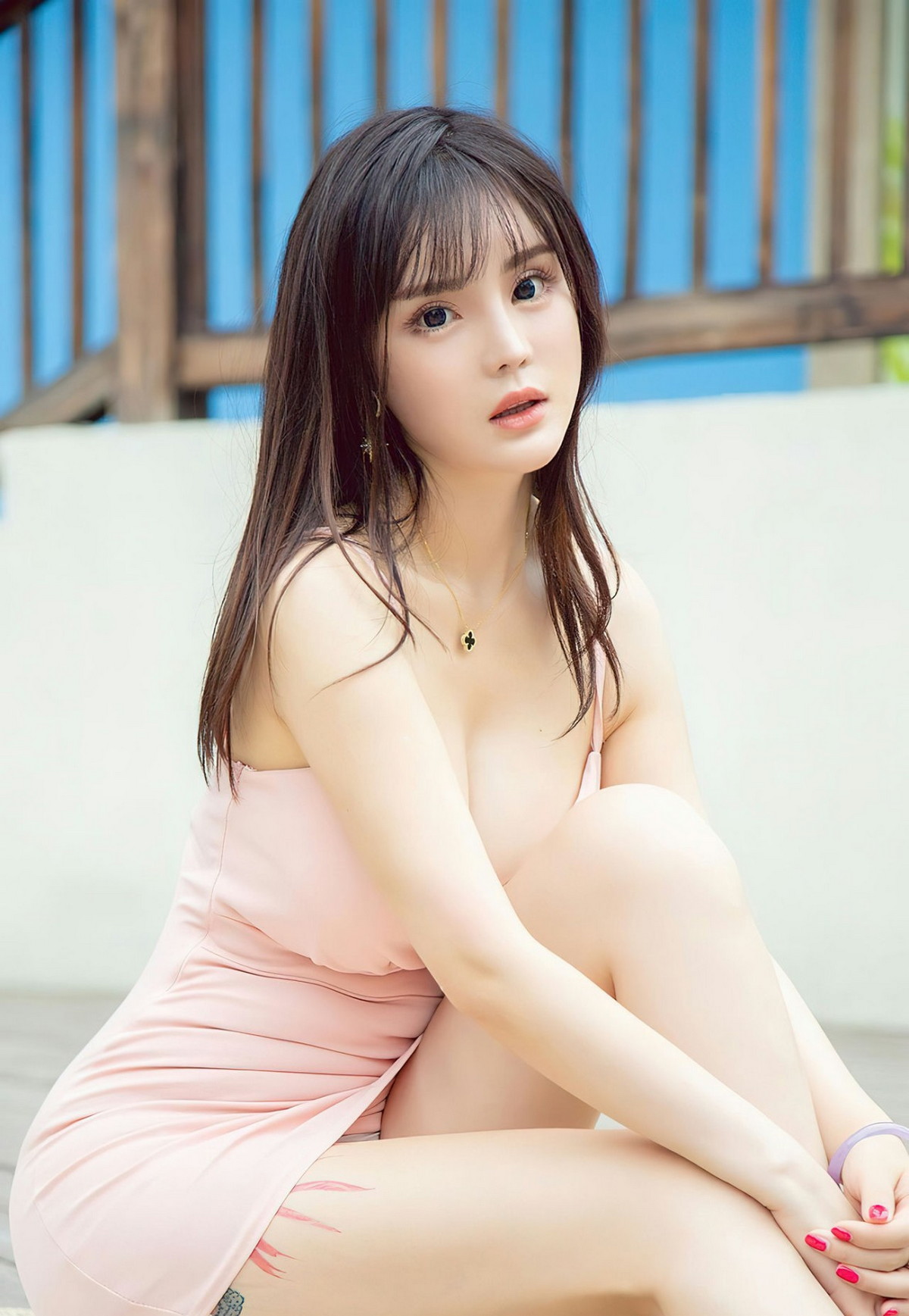 xgyw.top_[Ugirls爱尤物]No.2453_尤果合辑醒了的梦主题模特田冰冰等七大美女私房性感写真35P