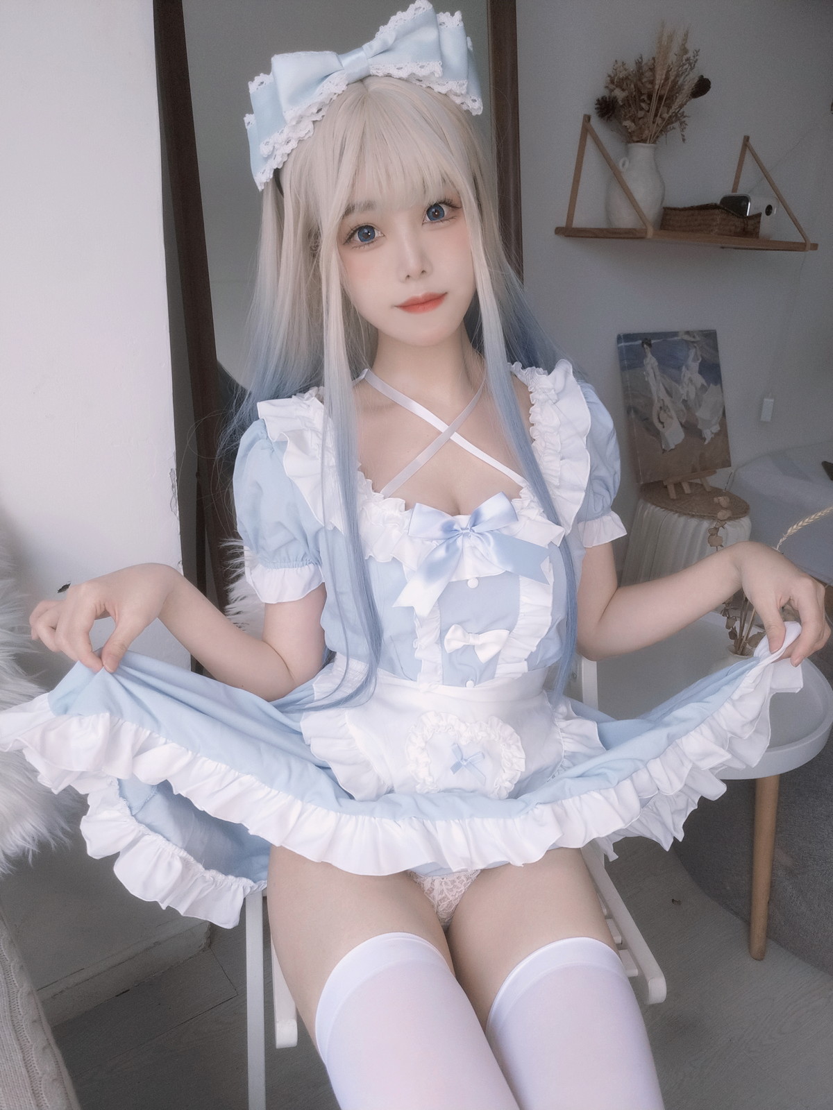 xgyw.top_萌系小姐姐蜜汁猫裘蓝女仆主题私房脱性感女仆装露粉色内衣秀傲人豪乳诱惑写真27P