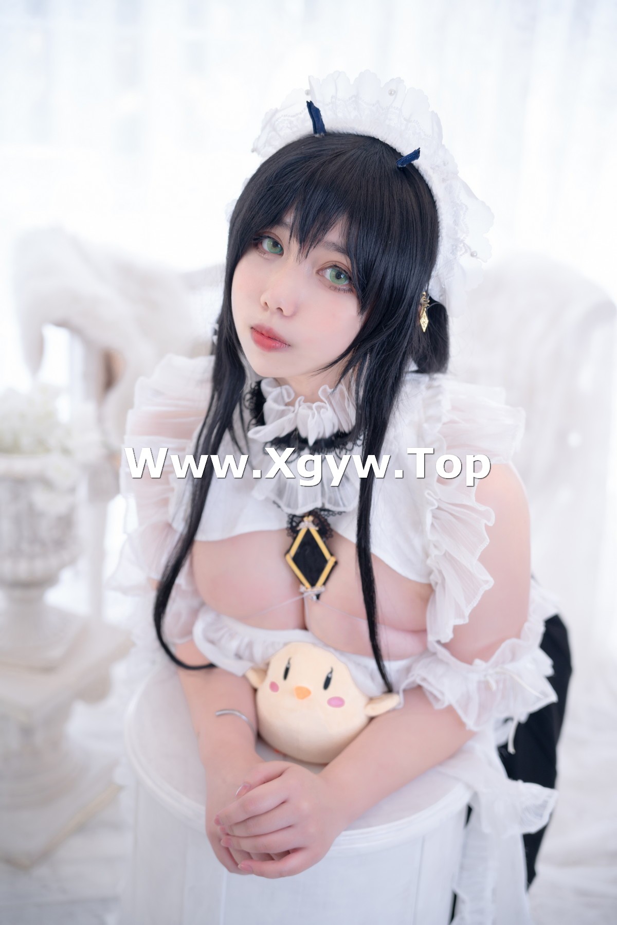 xgyw.top_网络美女Meroko_魅瞳碧蓝航线主题性感薄透女仆装配超薄白丝袜丰满诱惑写真53P