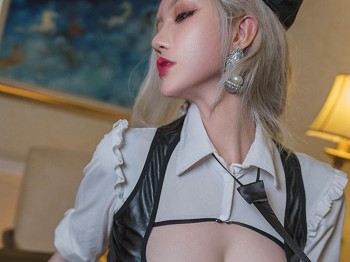 [Ugirls爱极品]No.2454_车模赫拉校花Hena露胸上衣配黑短裙秀超薄肉丝迷人骚扰写真35P