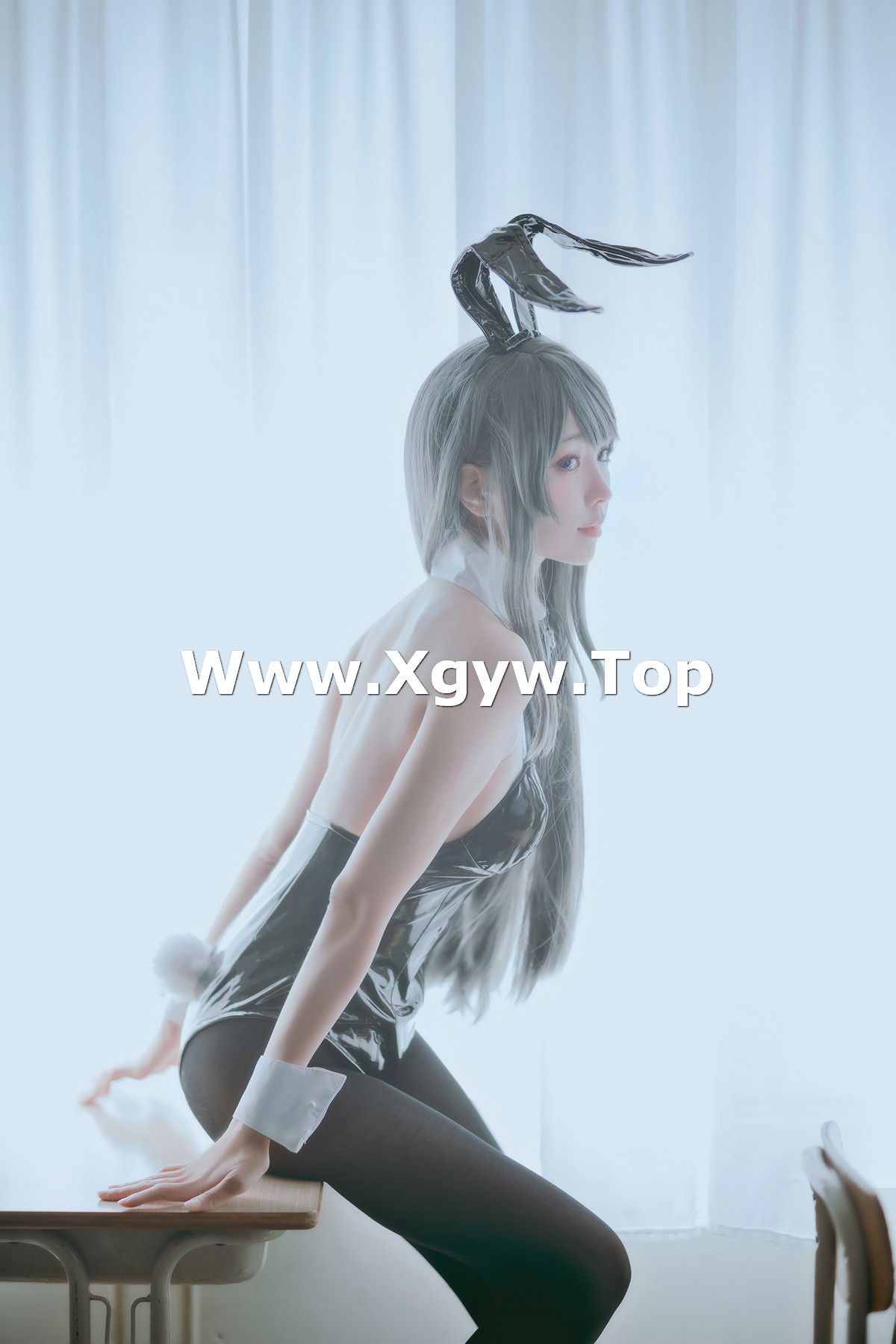 xgyw.top_Coser妹子Ely_eee麻衣学姊主题性感兔女郎装扮超薄黑丝秀翘臀美腿诱惑写真50P