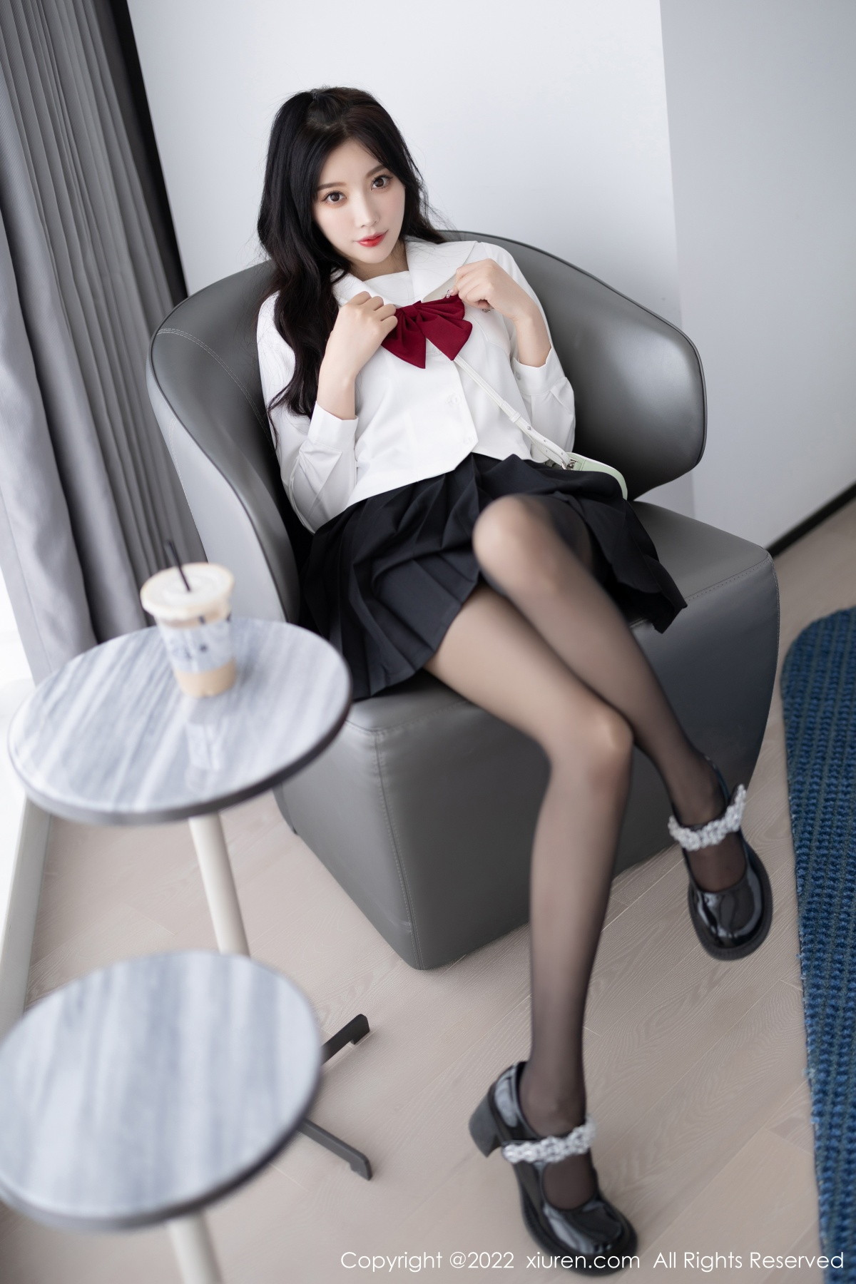 xgyw.top_XiuRen第5823期_女神杨晨晨Yome性感白T配黑色短裙露黑色内衣迷人诱惑写真94P