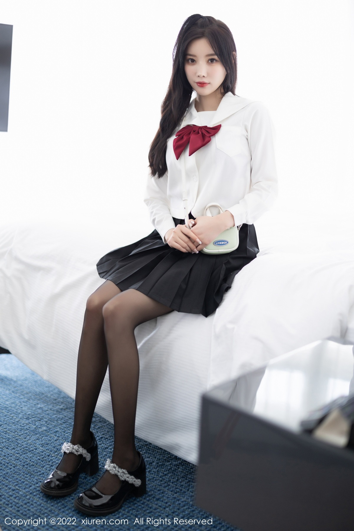 xgyw.top_XiuRen第5823期_女神杨晨晨Yome性感白T配黑色短裙露黑色内衣迷人诱惑写真94P