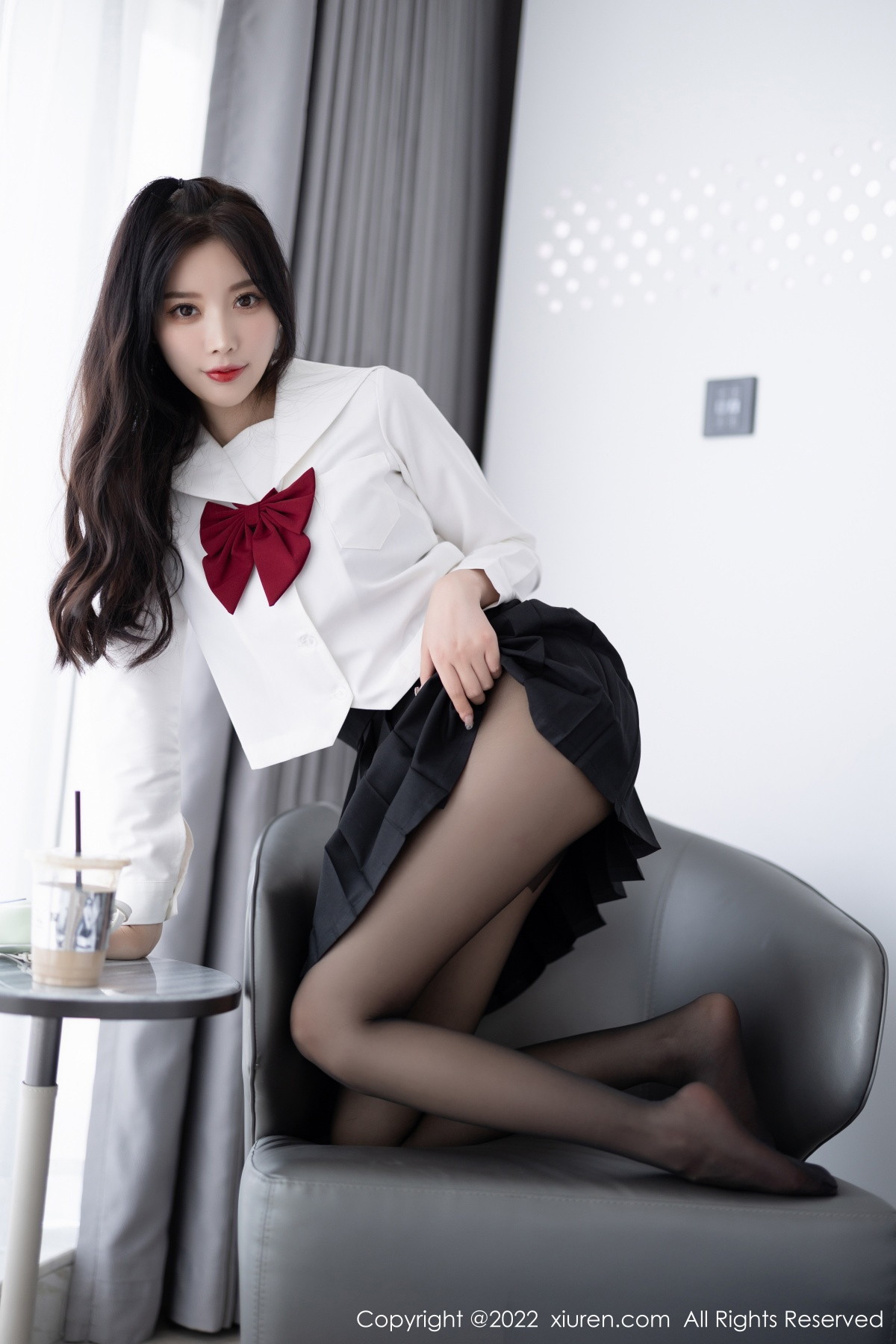 xgyw.top_XiuRen第5823期_女神杨晨晨Yome性感白T配黑色短裙露黑色内衣迷人诱惑写真94P
