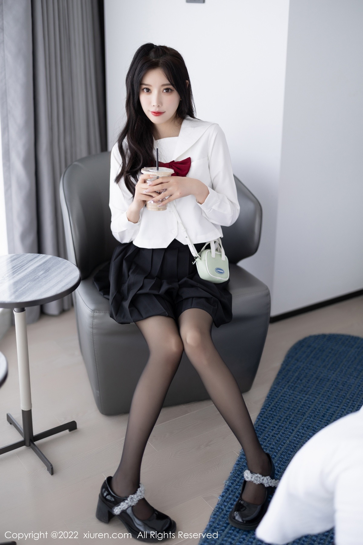 xgyw.top_XiuRen第5823期_女神杨晨晨Yome性感白T配黑色短裙露黑色内衣迷人诱惑写真94P