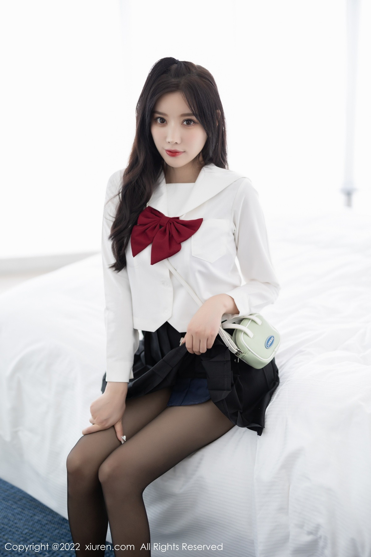 xgyw.top_XiuRen第5823期_女神杨晨晨Yome性感白T配黑色短裙露黑色内衣迷人诱惑写真94P