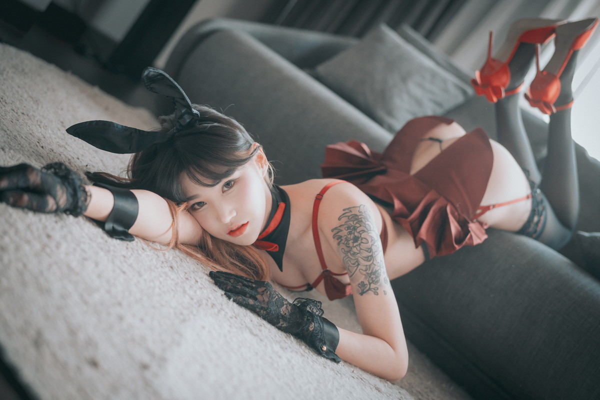 xgyw.top_[DJAWA]No.220_模特Taeri_Red Velvet Bunny Girl主题性感内衣配黑丝吊袜诱惑写真86P