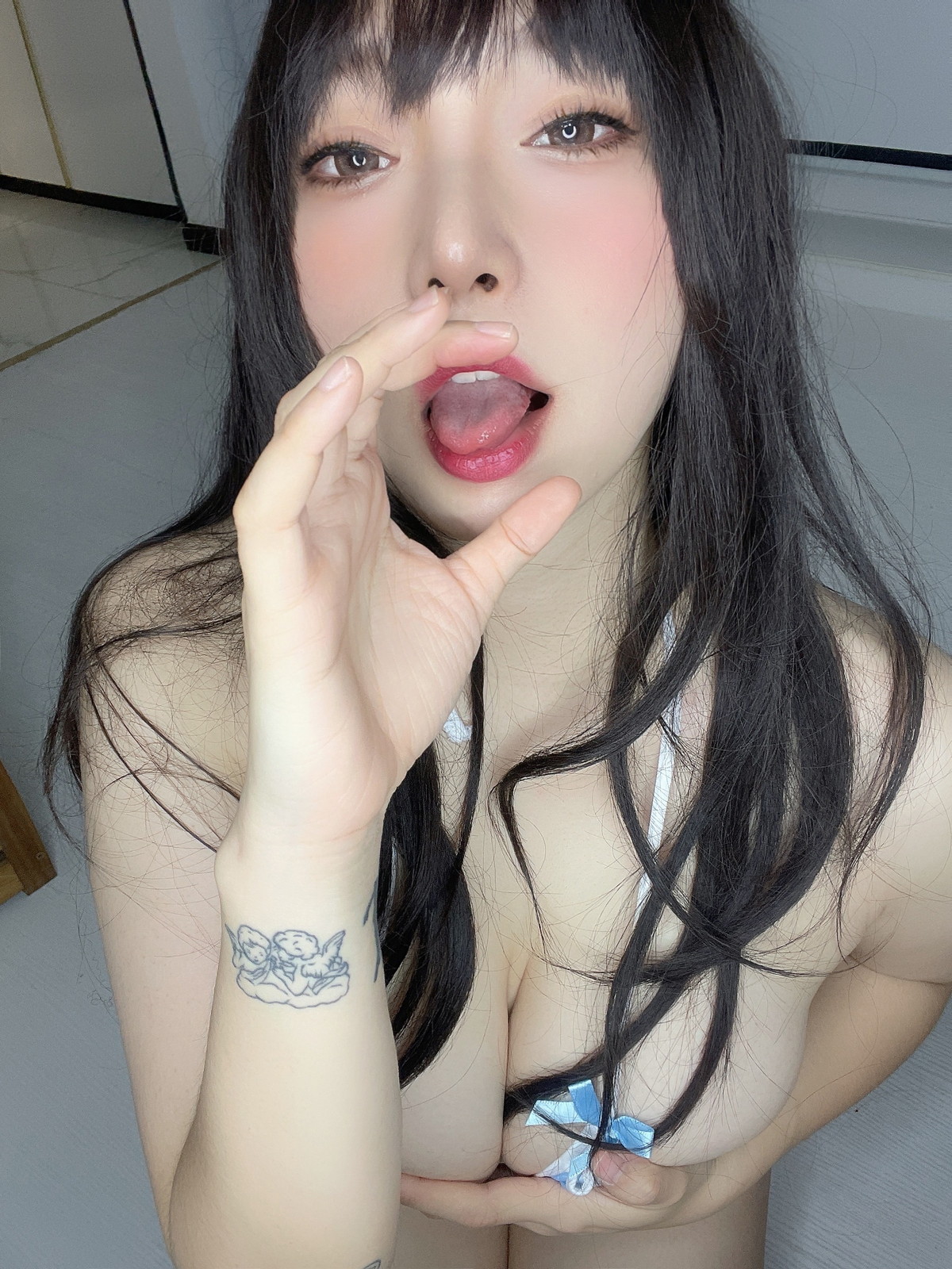 xgyw.top_网络美女次屁啦学姐大胆三点式主题私房三点式内衣秀豪乳翘臀惹火诱惑写真30P