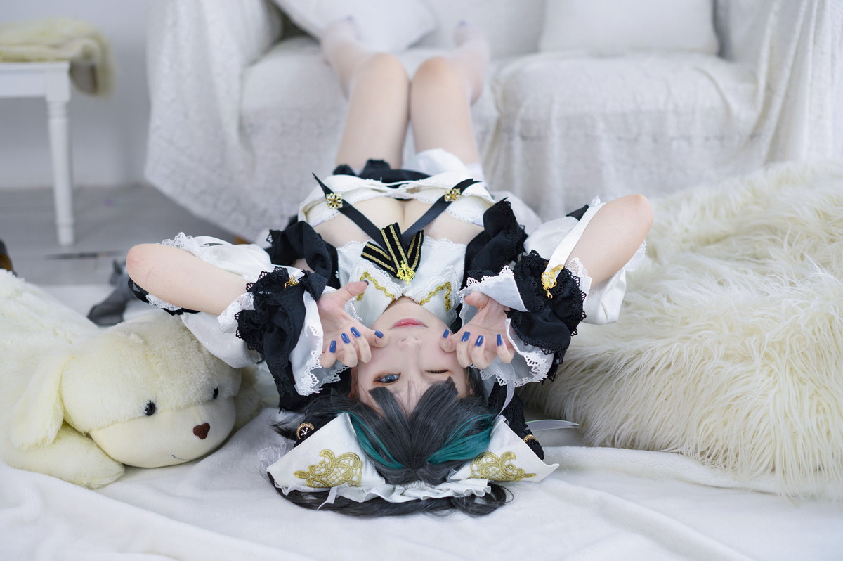 xgyw.top_二次元美少女PAKI酱柴郡主题性感露胸薄纱裙配白丝袜秀豪乳翘臀诱惑写真40P