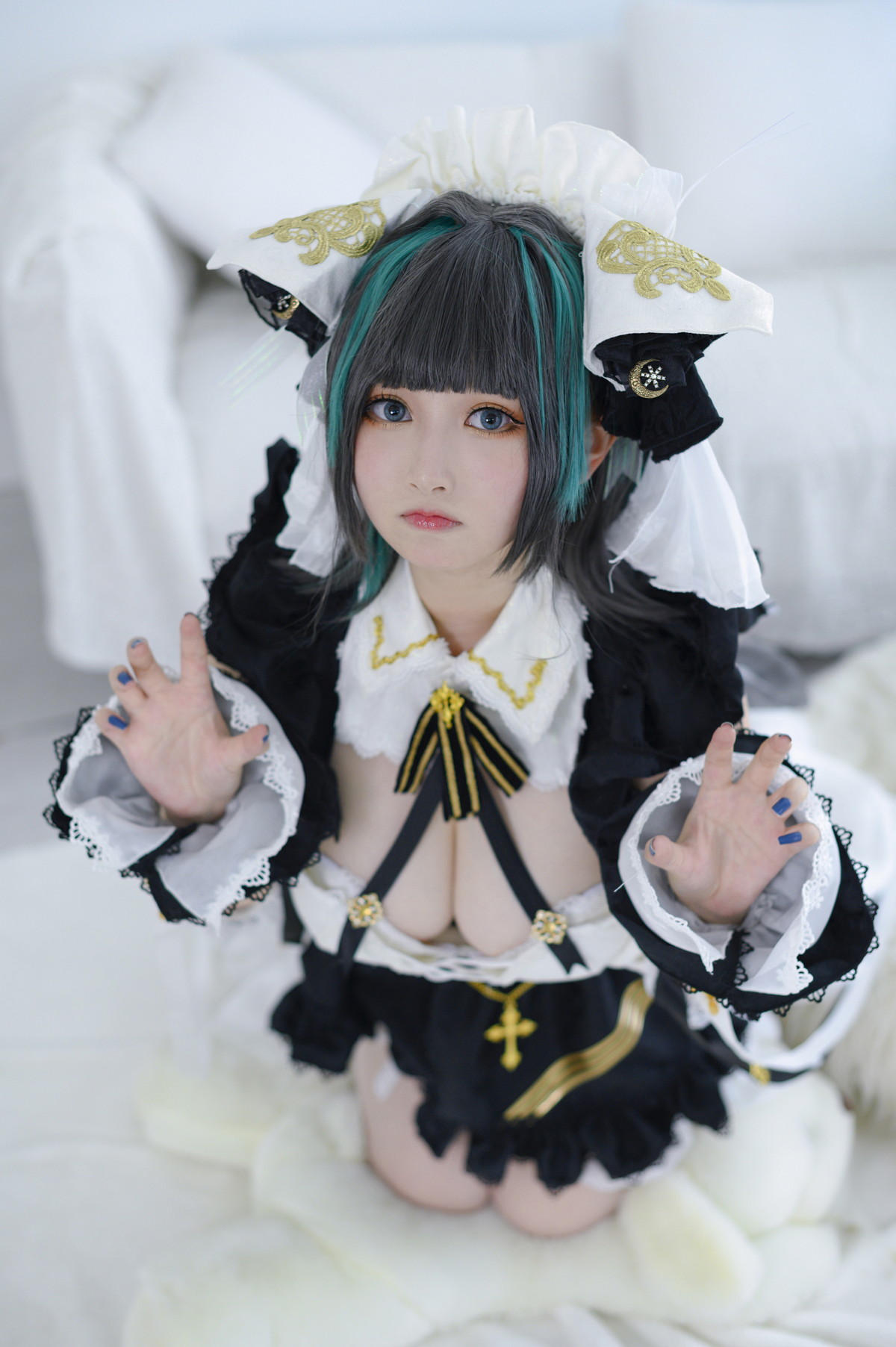 xgyw.top_二次元美少女PAKI酱柴郡主题性感露胸薄纱裙配白丝袜秀豪乳翘臀诱惑写真40P