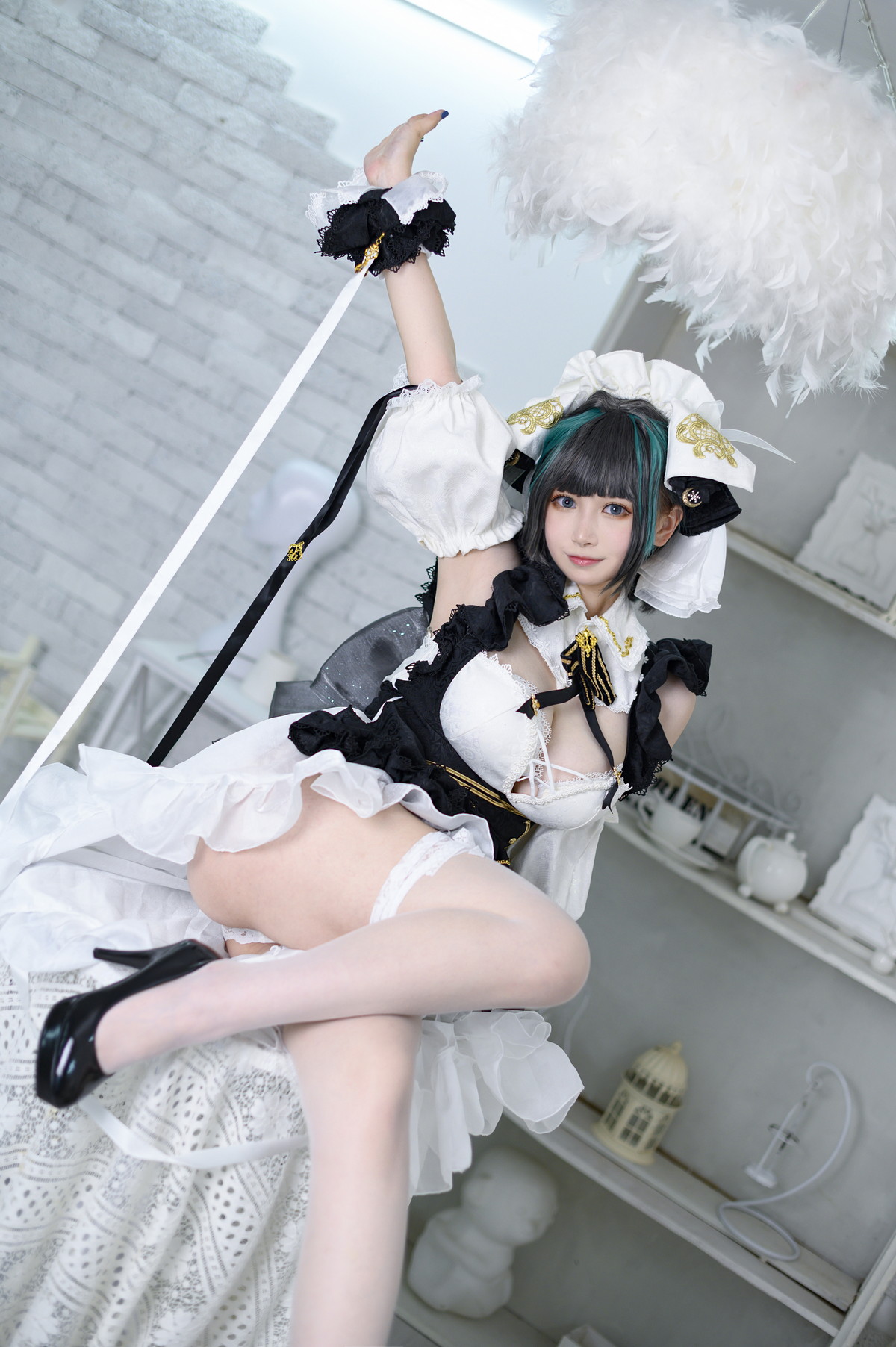 xgyw.top_二次元美少女PAKI酱柴郡主题性感露胸薄纱裙配白丝袜秀豪乳翘臀诱惑写真40P