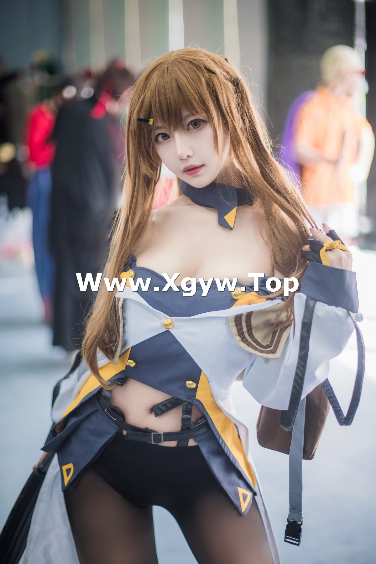 xgyw.top_网络美女Shika小鹿鹿K2主题户外美少女战士装扮超薄黑丝秀美腿诱惑写真25P