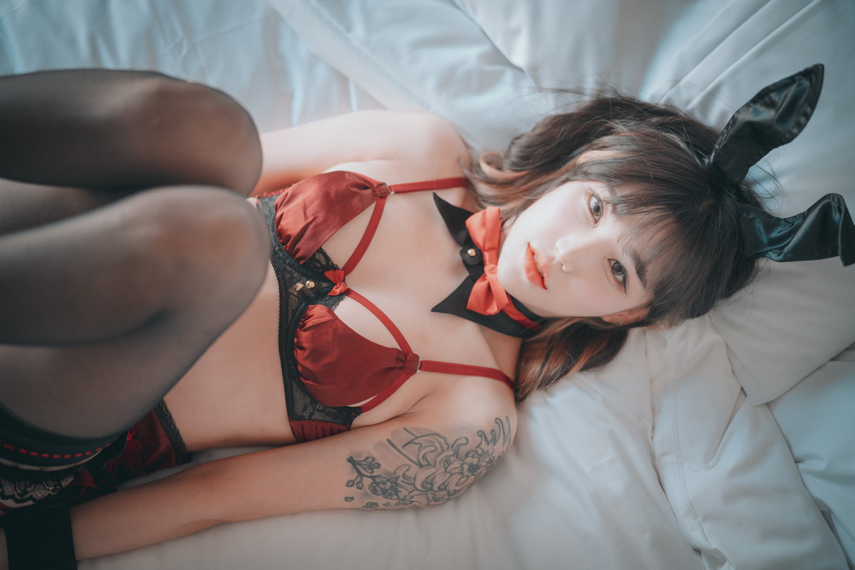 xgyw.top_[DJAWA]No.220_模特Taeri_Red Velvet Bunny Girl主题性感内衣配黑丝吊袜诱惑写真86P