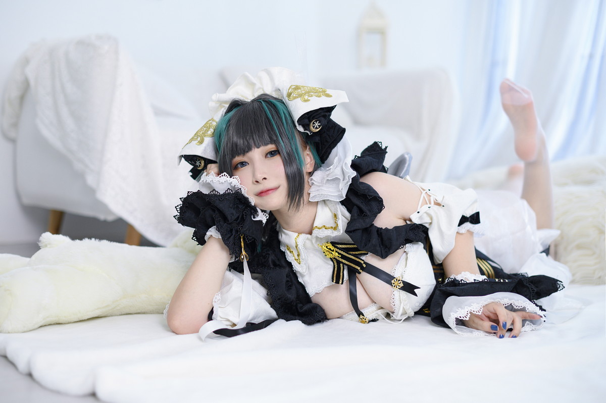 xgyw.top_二次元美少女PAKI酱柴郡主题性感露胸薄纱裙配白丝袜秀豪乳翘臀诱惑写真40P