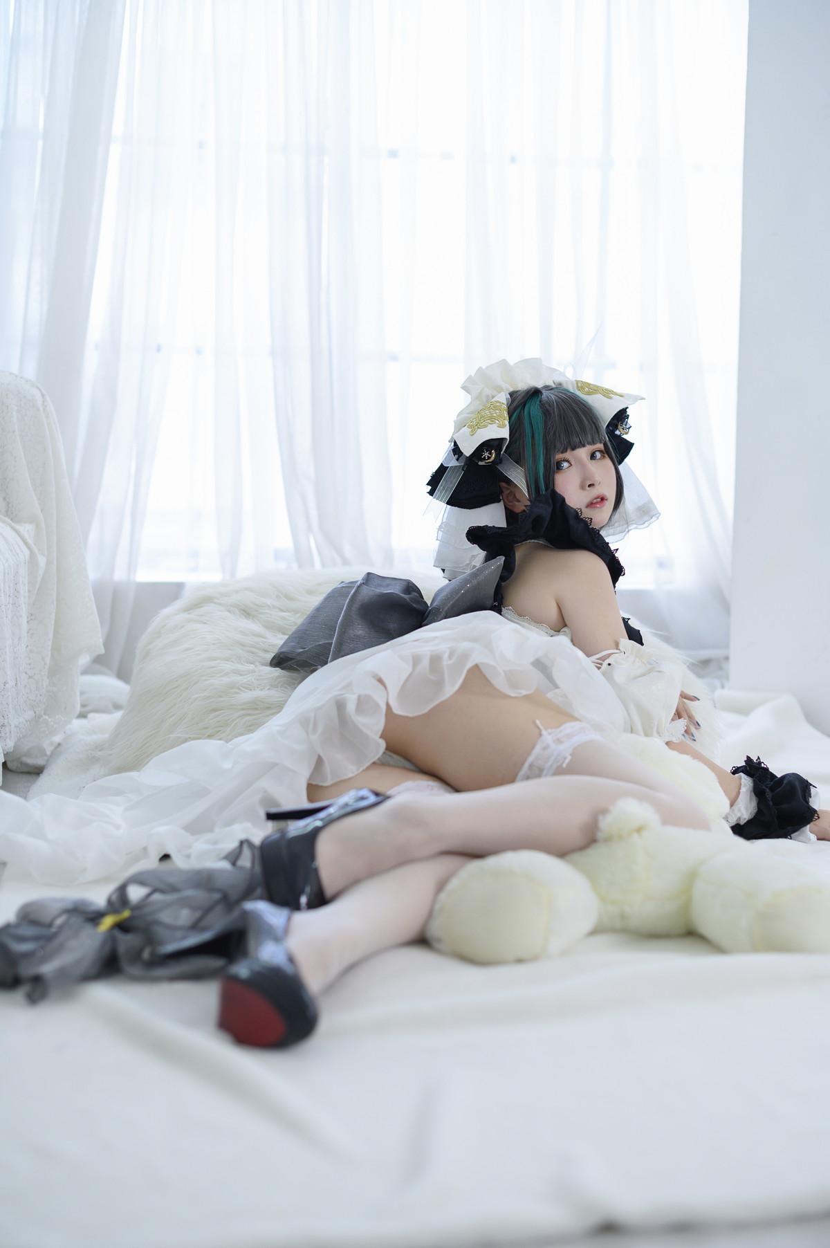 xgyw.top_二次元美少女PAKI酱柴郡主题性感露胸薄纱裙配白丝袜秀豪乳翘臀诱惑写真40P
