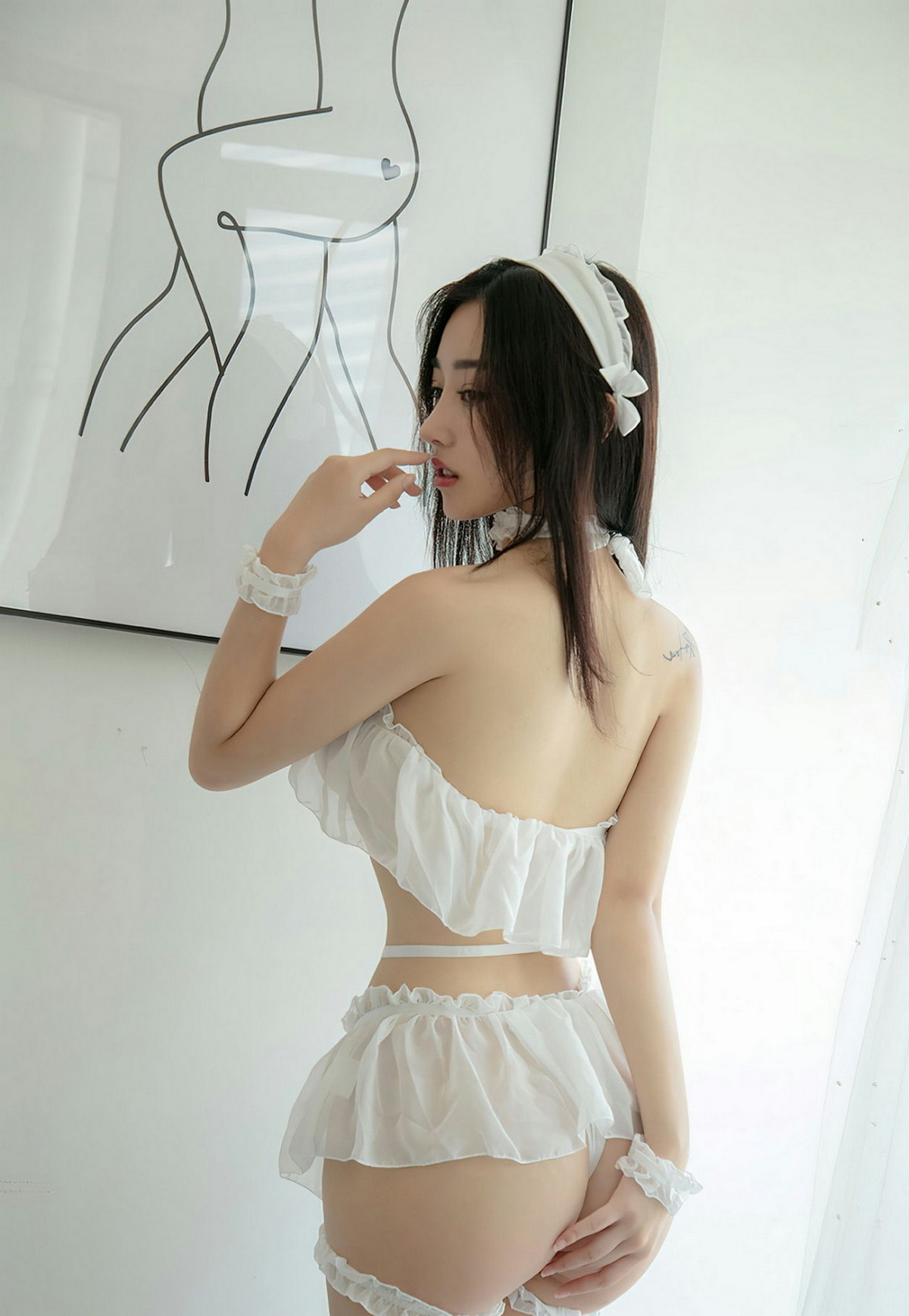 xgyw.top_[Ugirls爱尤物]No.2455_模特西门小玉私房床上性感白色内衣秀完美身材迷人诱惑写真35P
