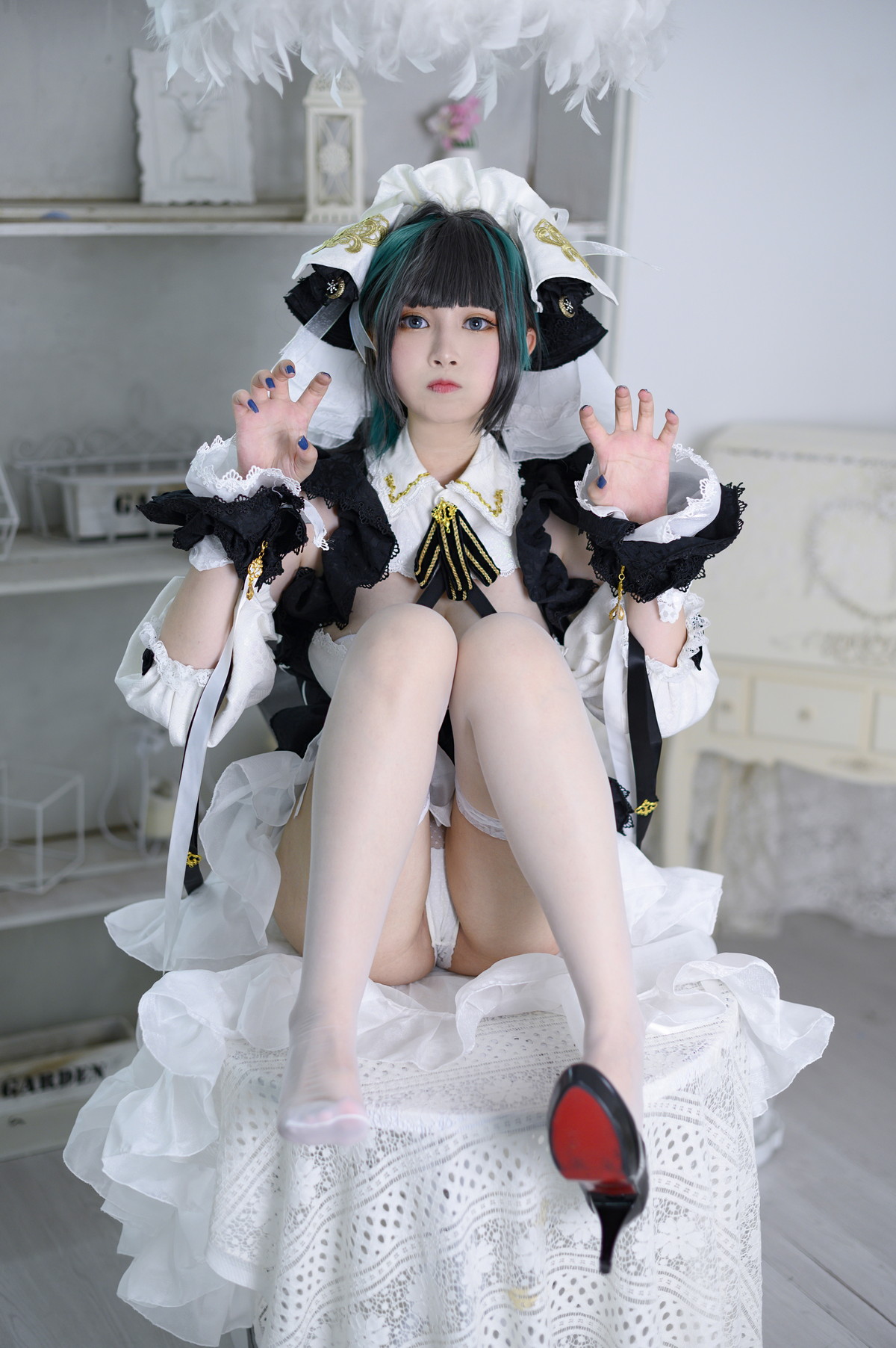 xgyw.top_二次元美少女PAKI酱柴郡主题性感露胸薄纱裙配白丝袜秀豪乳翘臀诱惑写真40P