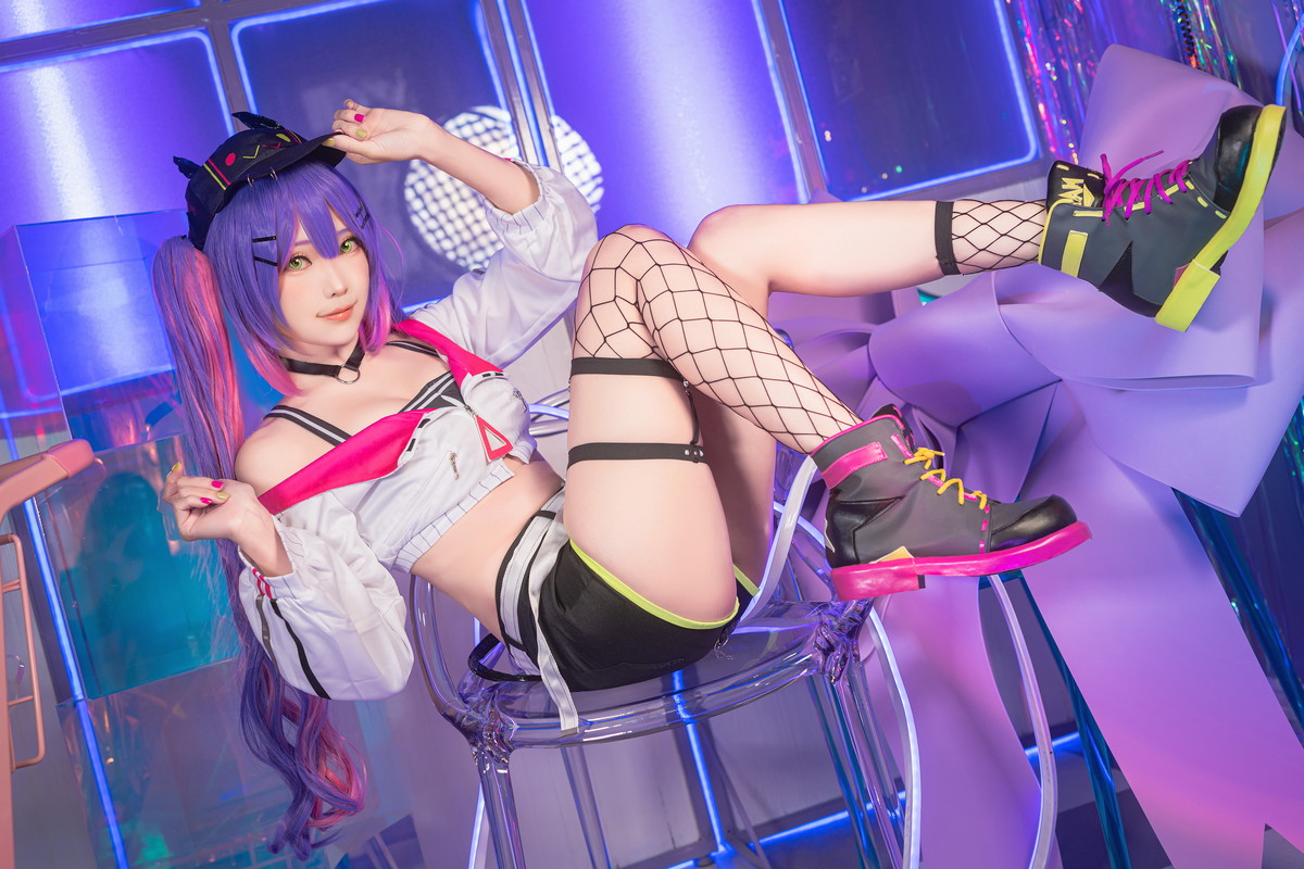 xgyw.top_Coser妹子Ely_eee-Towa Tokoyami主题两套性感服饰配黑丝网袜秀美腿诱惑写真39P