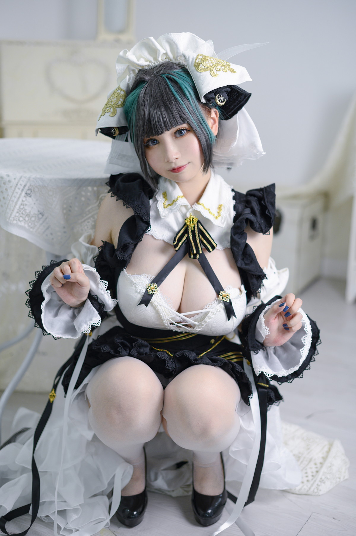 xgyw.top_二次元美少女PAKI酱柴郡主题性感露胸薄纱裙配白丝袜秀豪乳翘臀诱惑写真40P