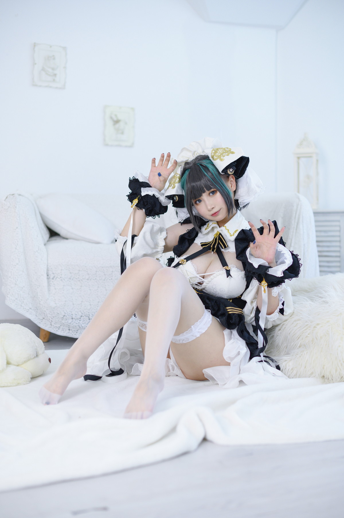 xgyw.top_二次元美少女PAKI酱柴郡主题性感露胸薄纱裙配白丝袜秀豪乳翘臀诱惑写真40P